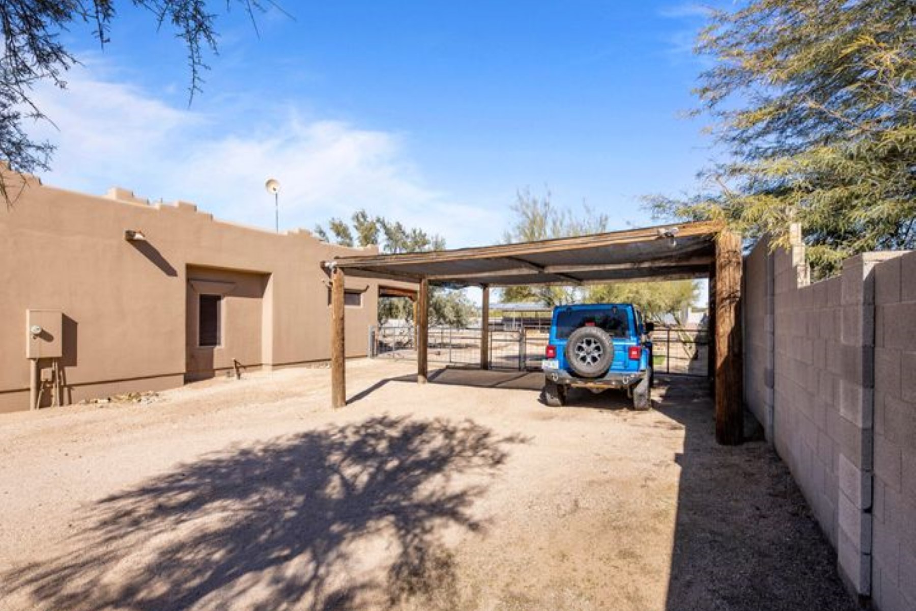 6208 E MORNING VISTA LN