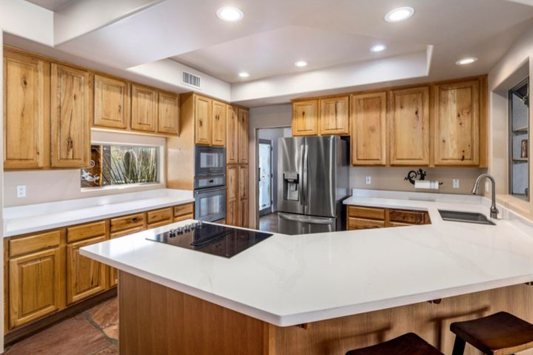 6208 E MORNING VISTA LN