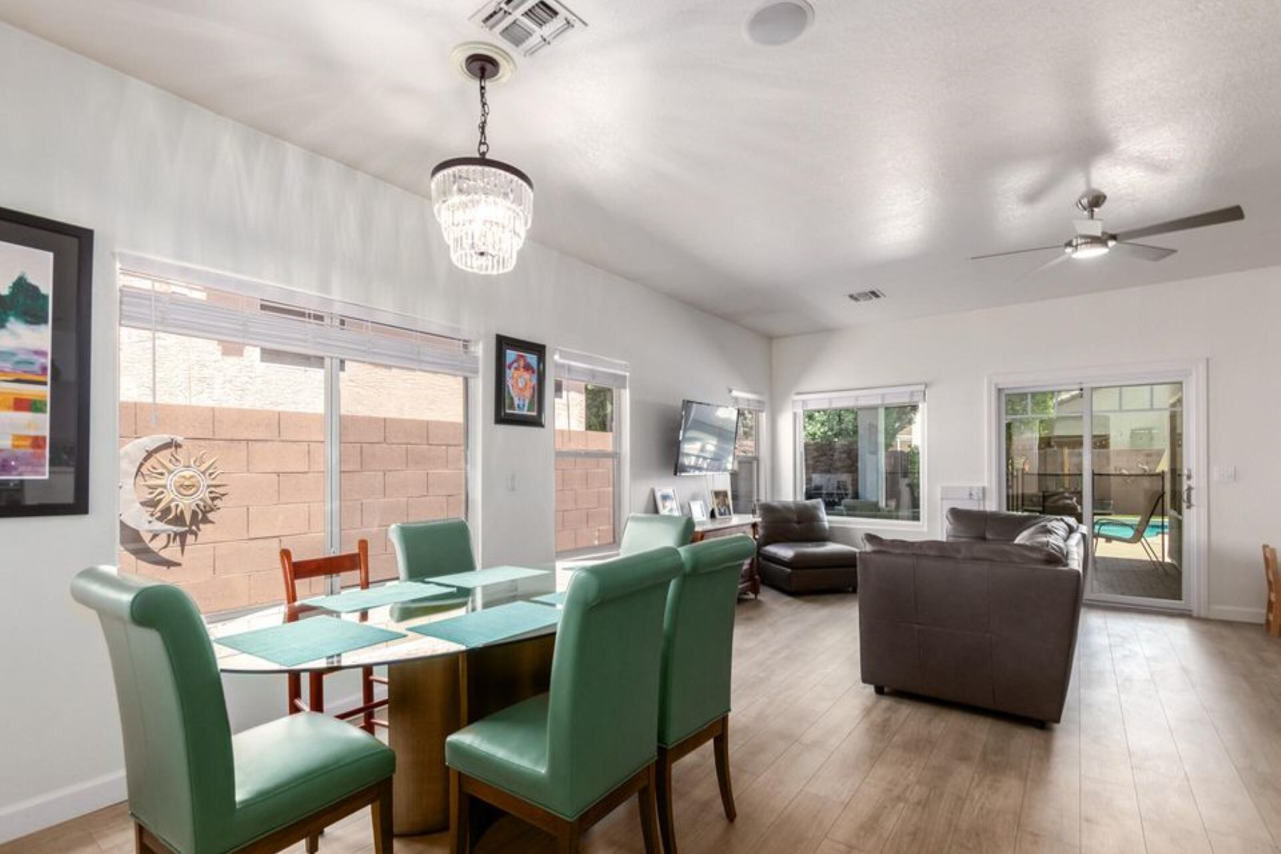 945 W BRECKENRIDGE AVE
