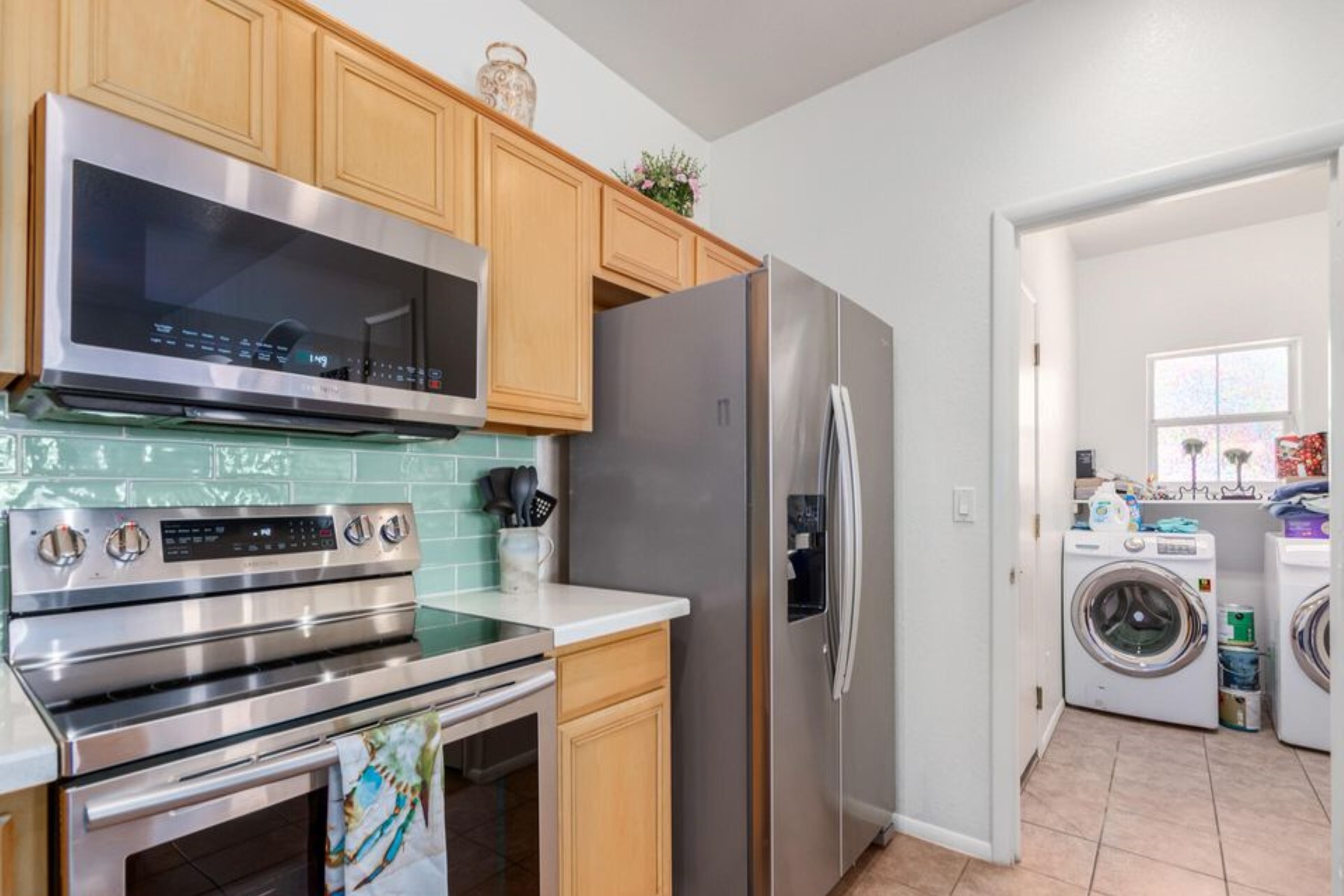 945 W BRECKENRIDGE AVE