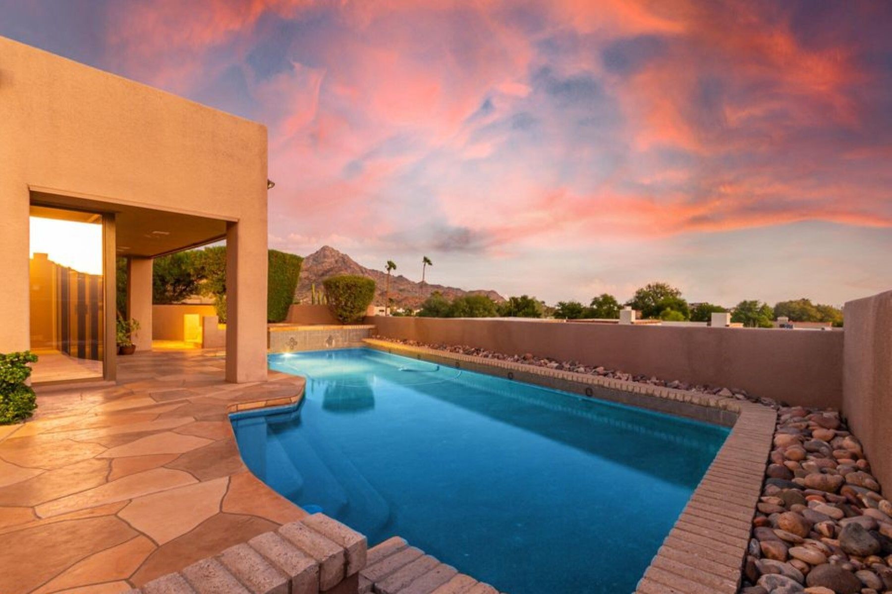 1635 E Seldon Lane