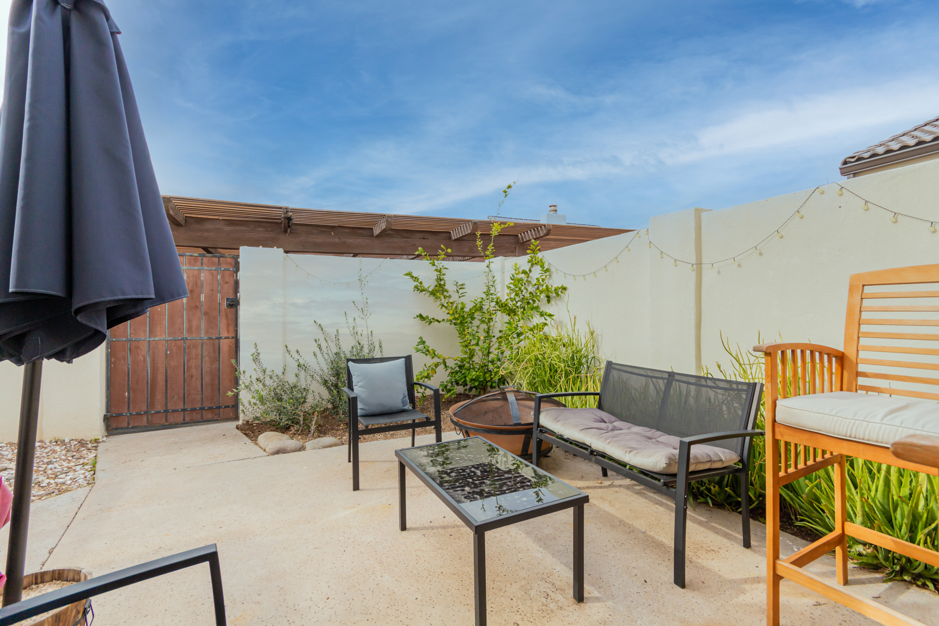 1182 E Belmont Avenue