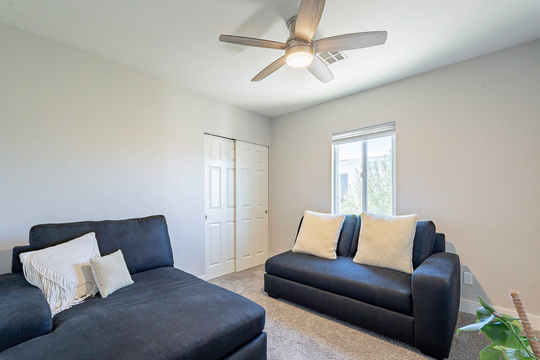 1116 W Turney Avenue 