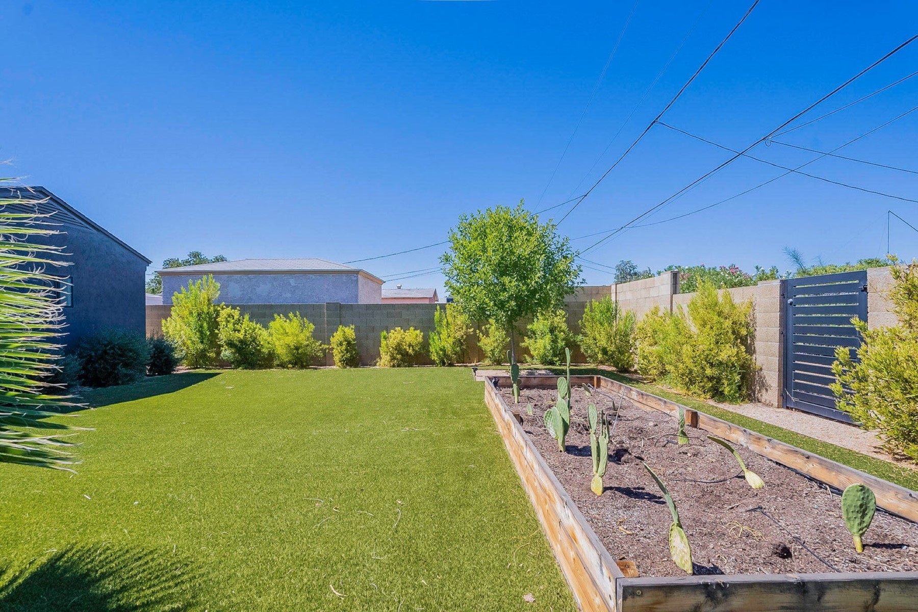 1116 W Turney Avenue 