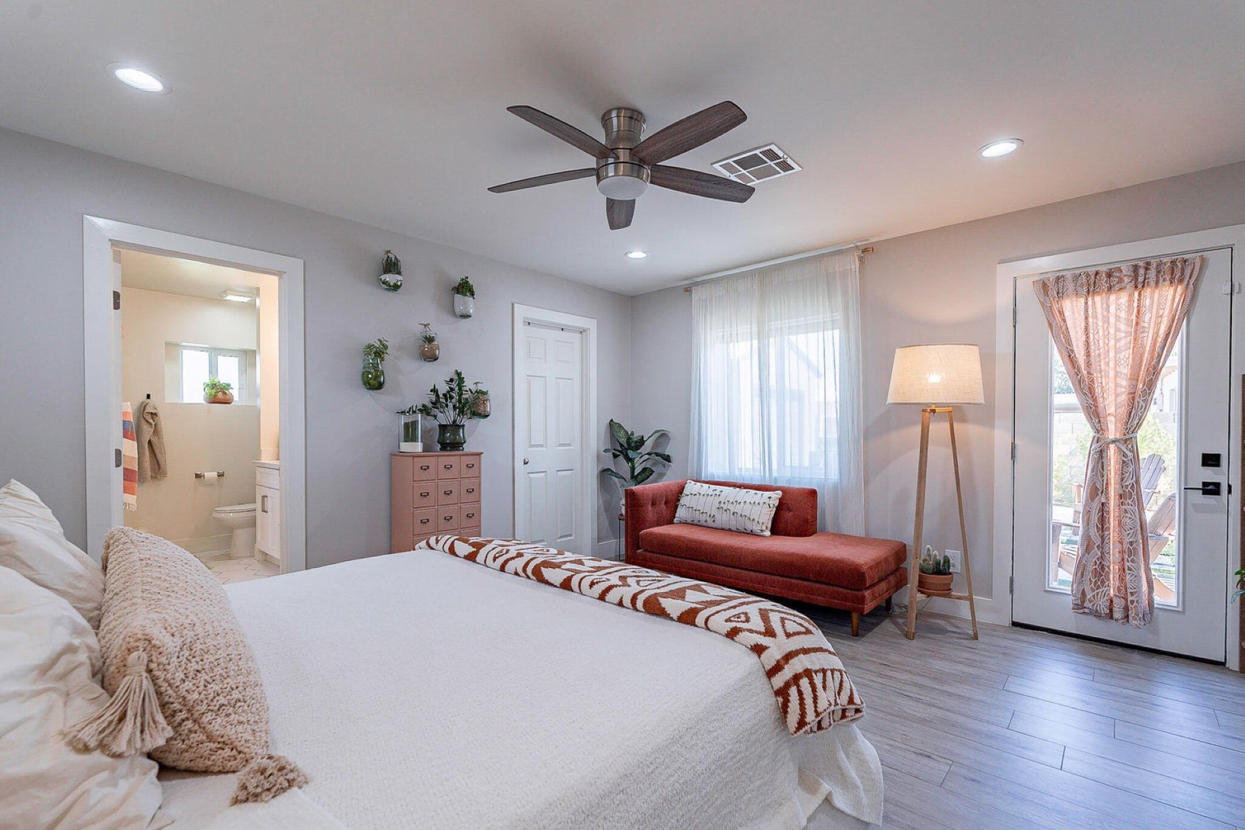 1116 W Turney Avenue 