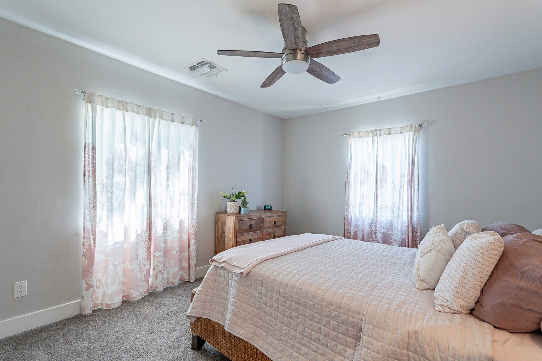 1116 W Turney Avenue 