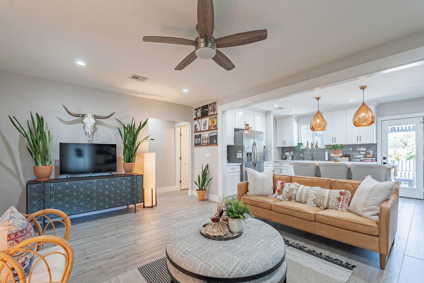 1116 W Turney Avenue 