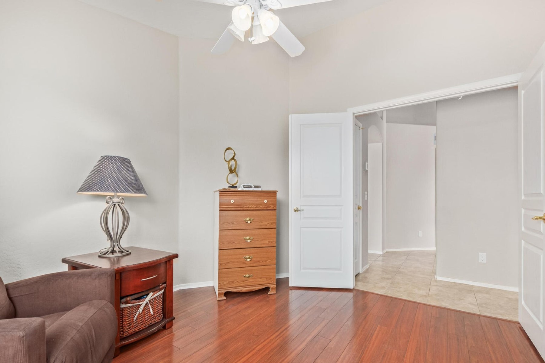 5166 W Belmont Avenue 