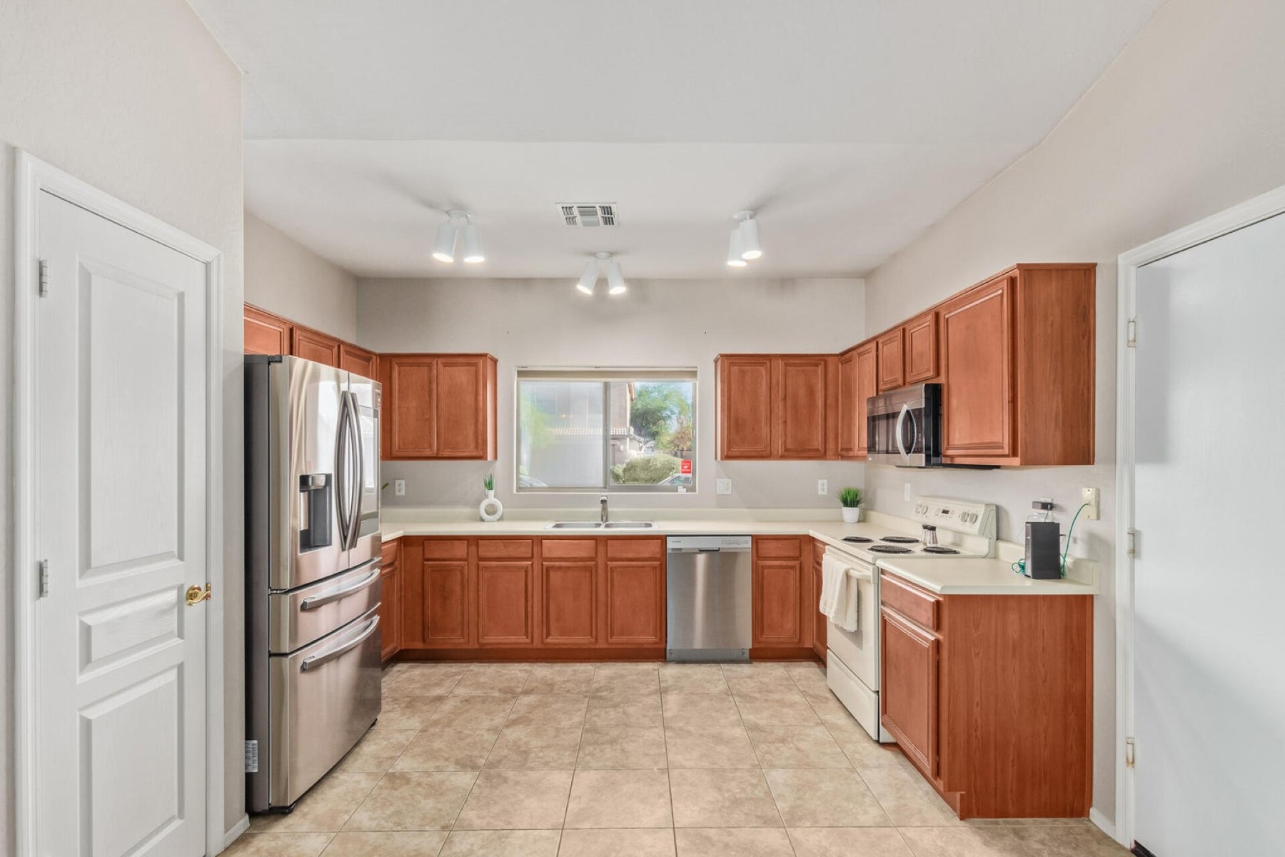 5166 W Belmont Avenue 