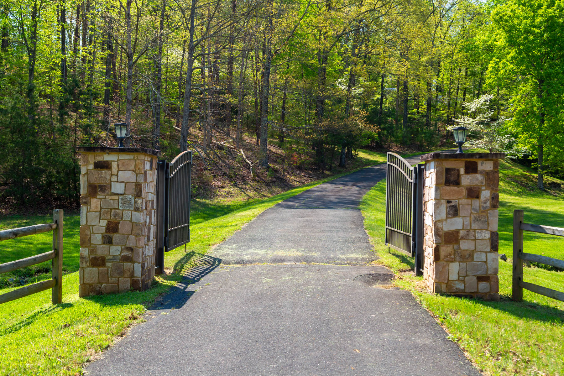 353 Bloomfield Road