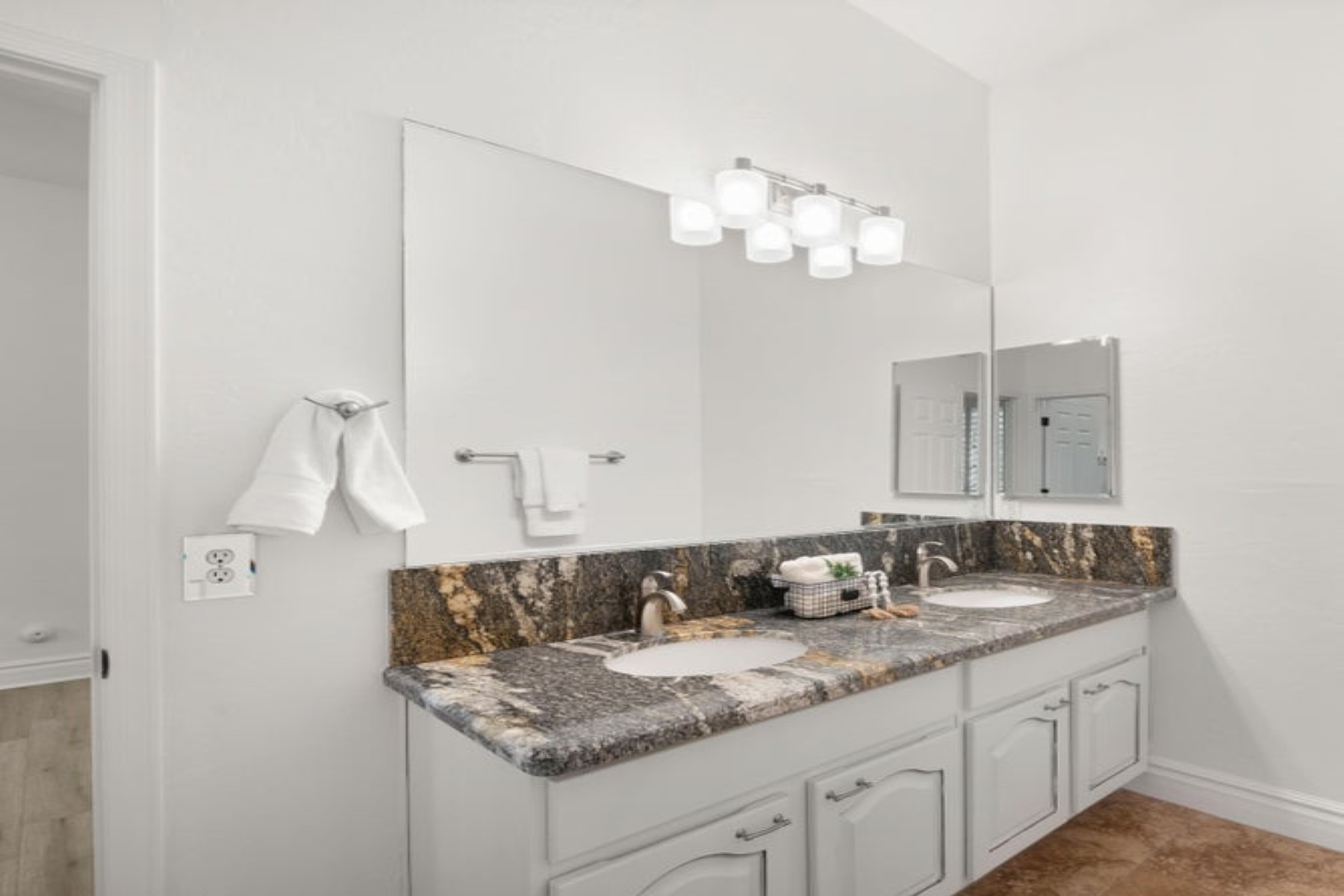 5675 E Greythorn Drive 