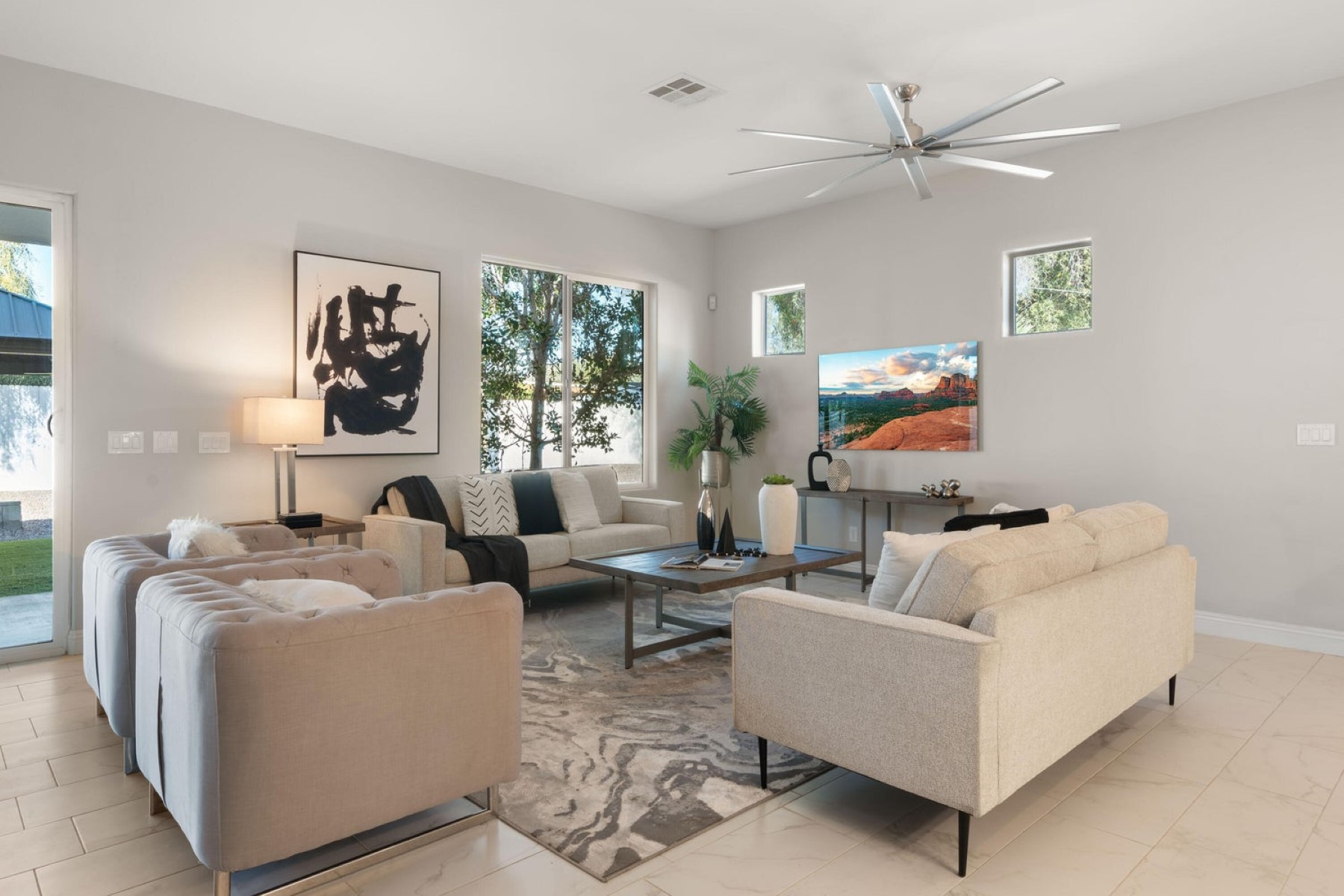 1822 W El Caminito Drive 