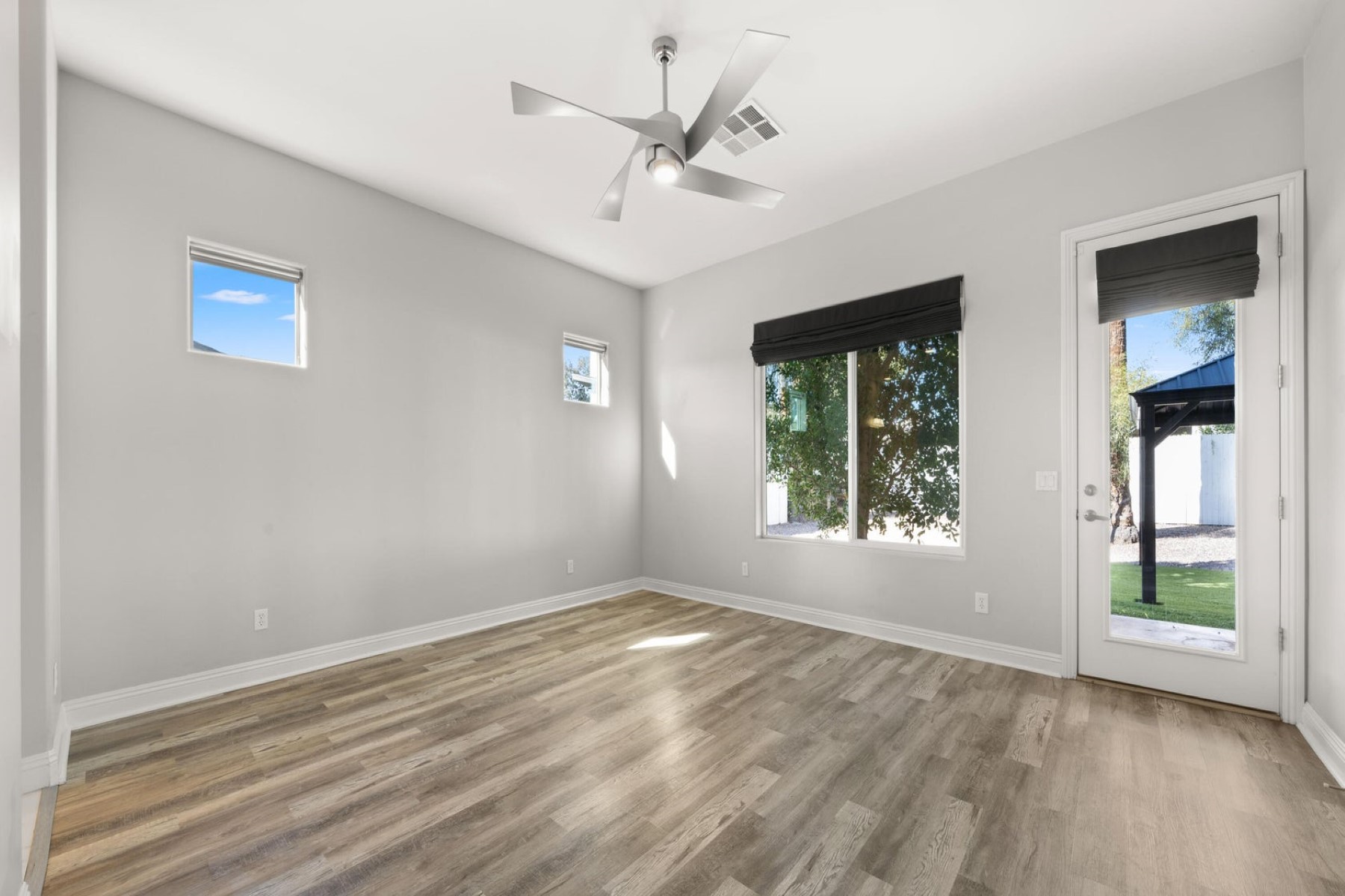 1822 W El Caminito Drive 