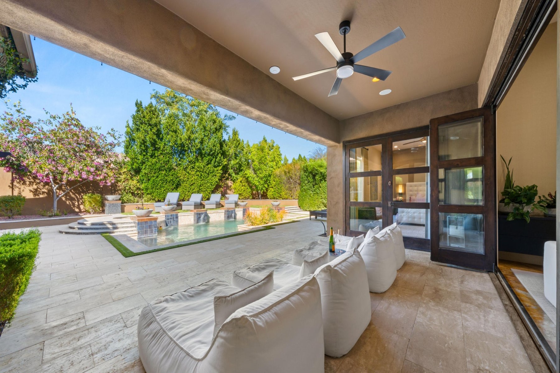 8942 E Calle De Las Brisas 