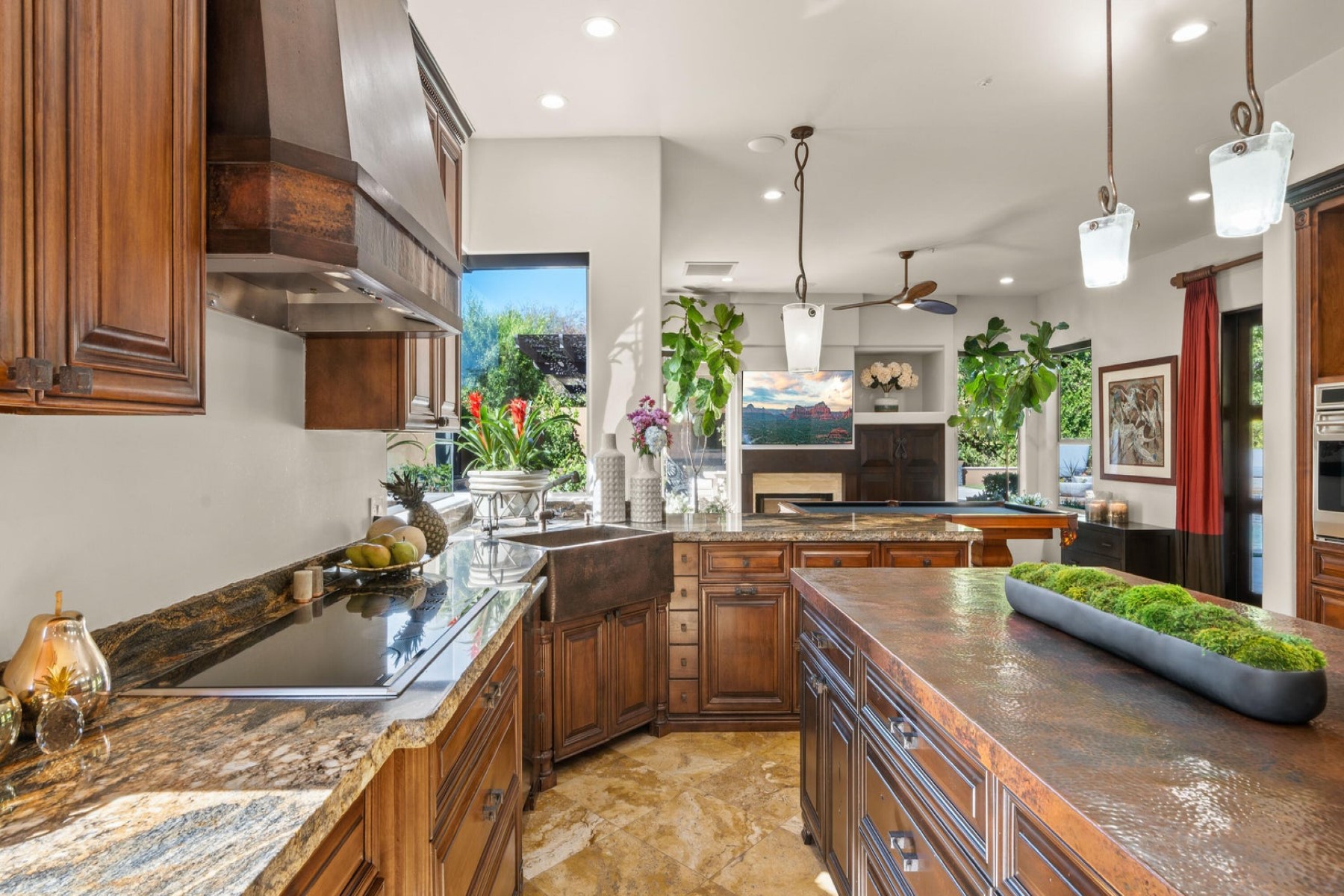 8942 E Calle De Las Brisas 