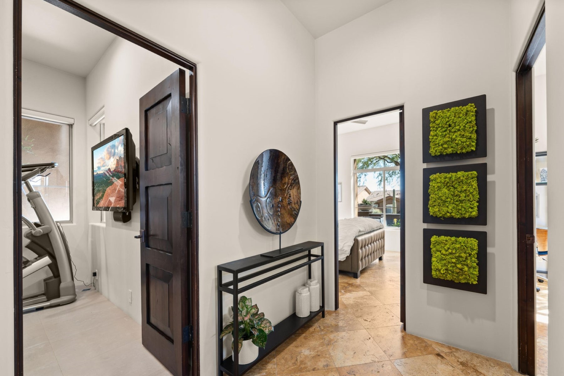 8942 E Calle De Las Brisas 