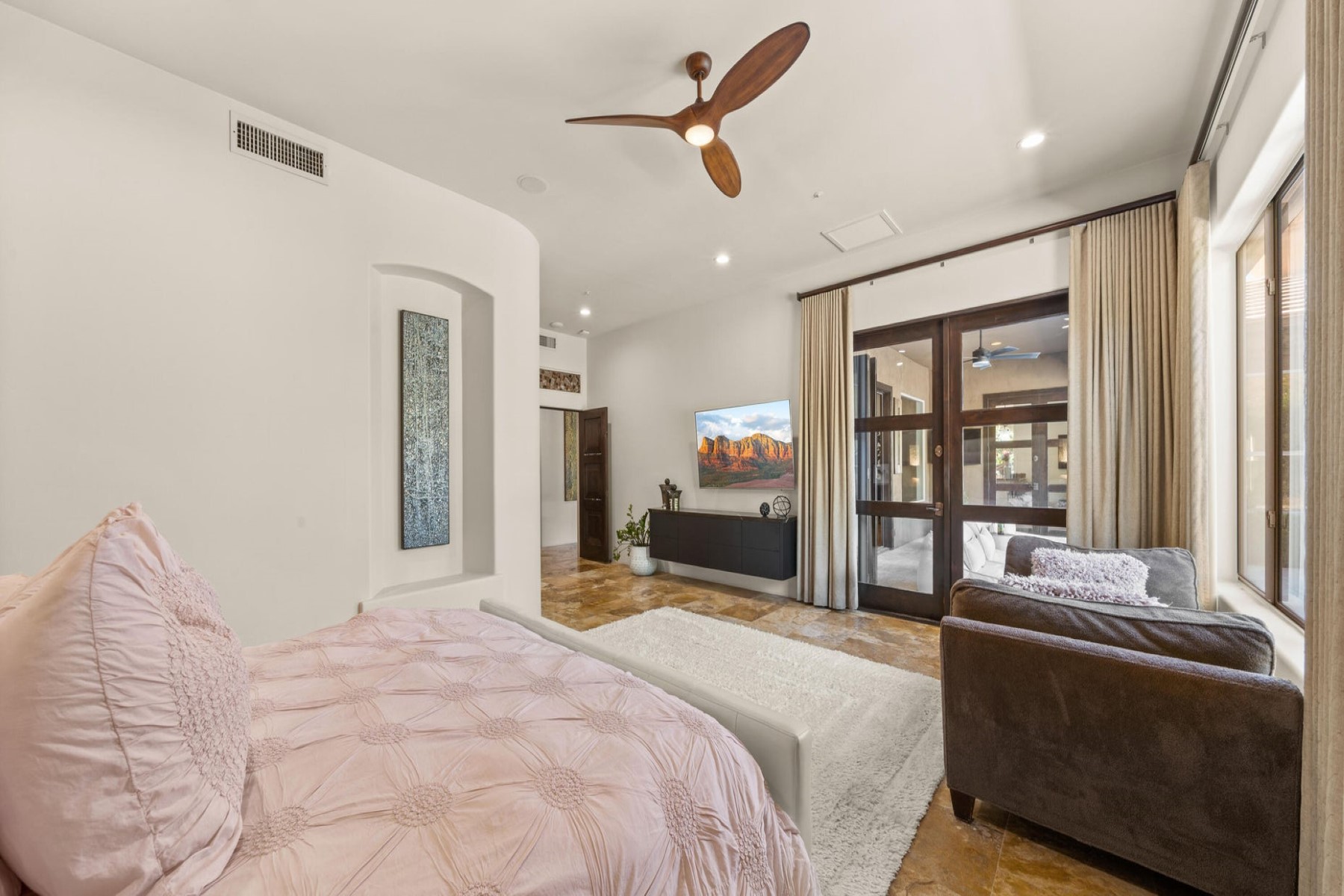 8942 E Calle De Las Brisas 