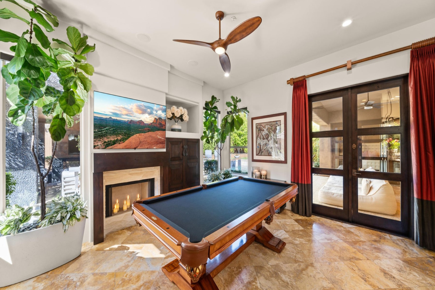 8942 E Calle De Las Brisas 