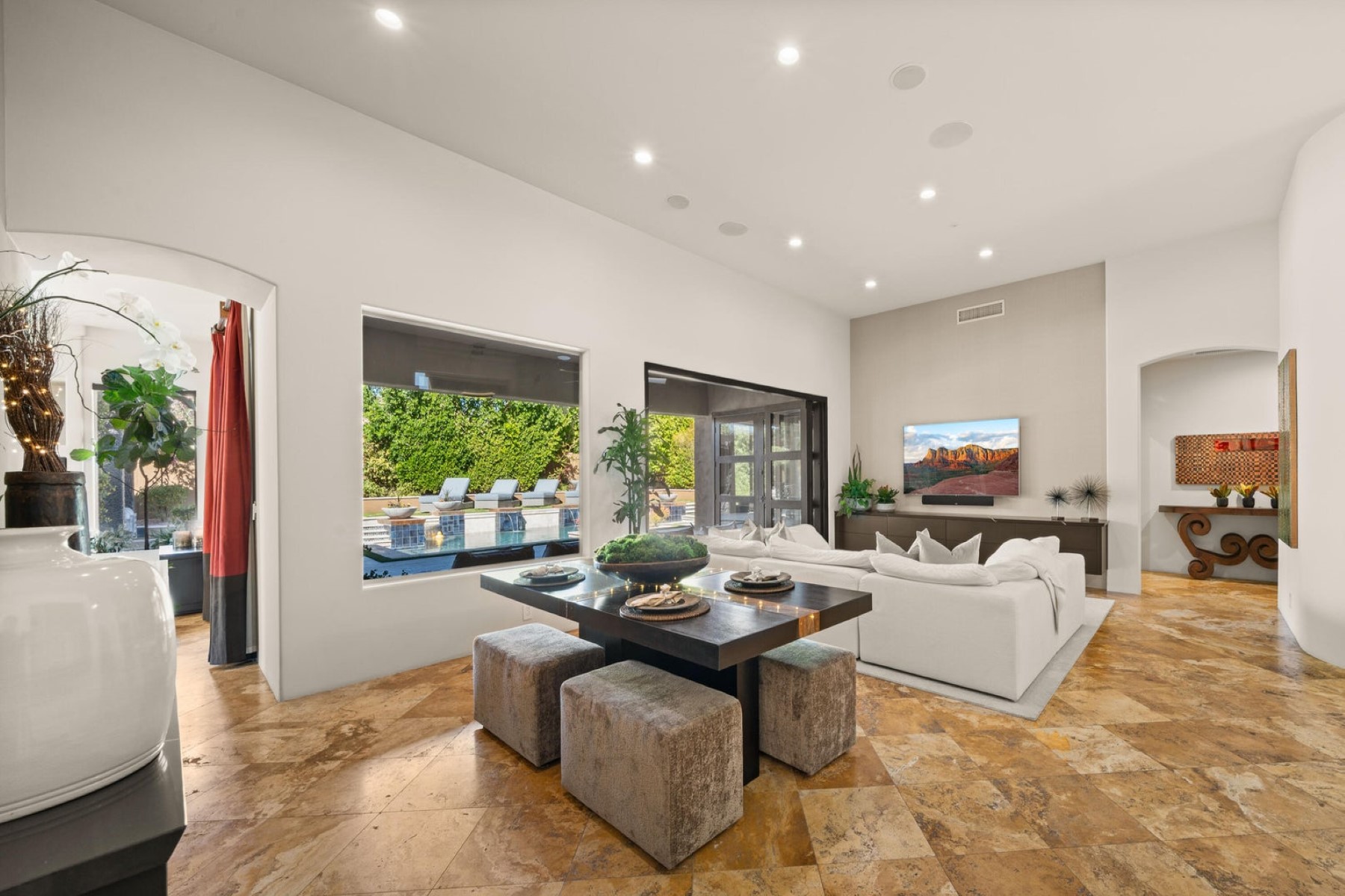 8942 E Calle De Las Brisas 