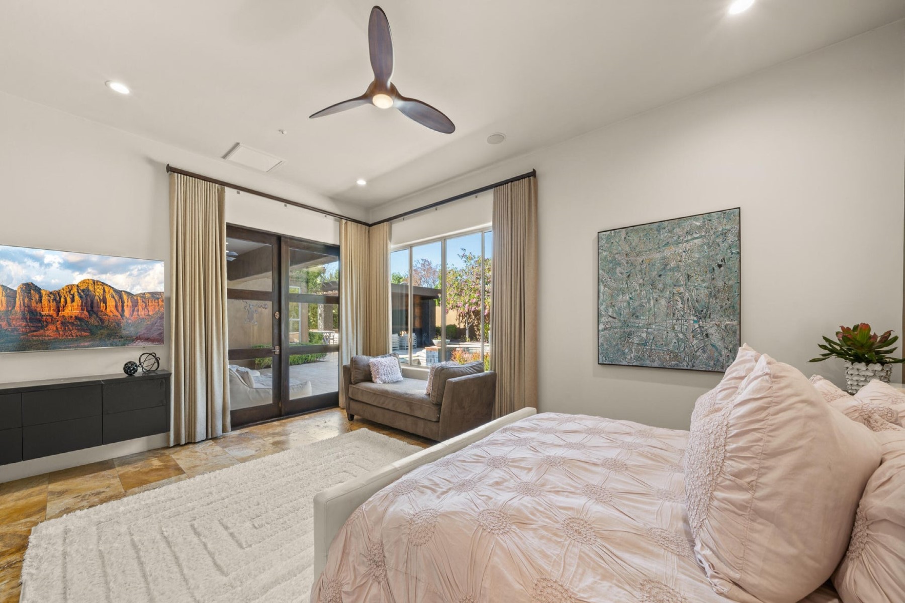 8942 E Calle De Las Brisas 