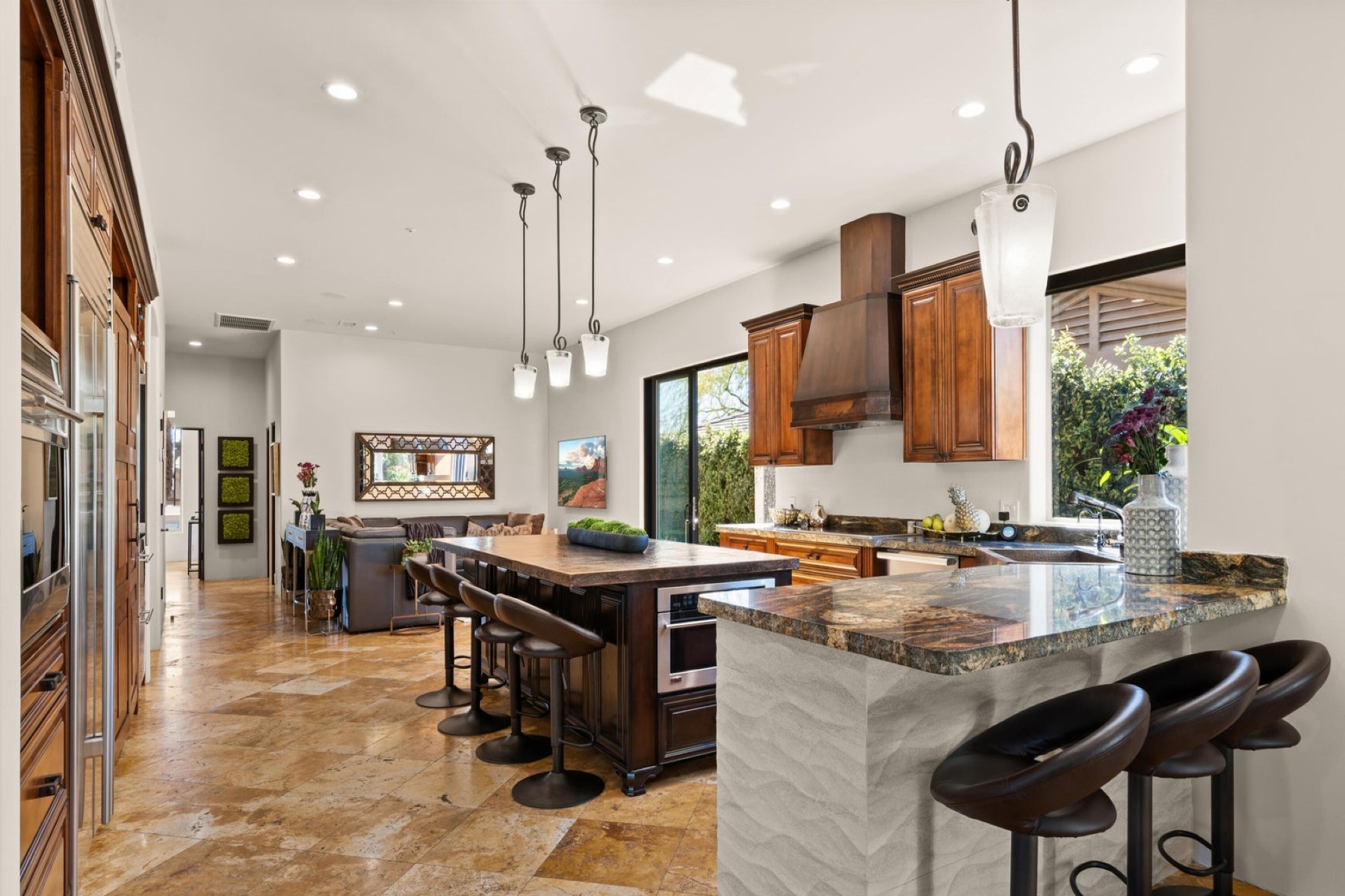 8942 E Calle De Las Brisas 