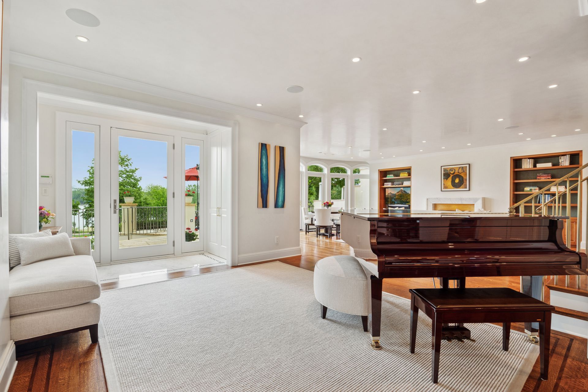 2683 Lake of the Isles Parkway East 