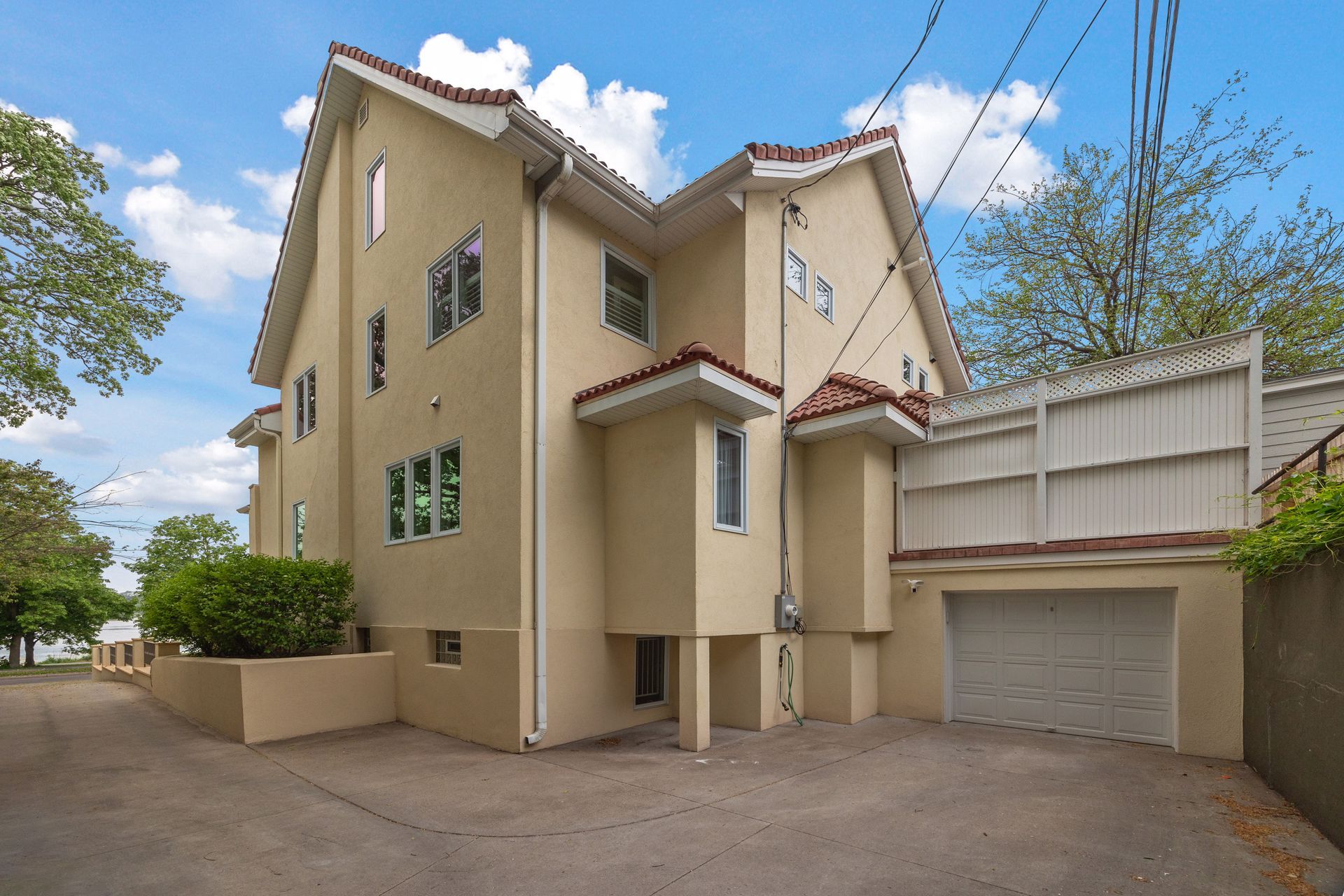 2683 Lake of the Isles Parkway East 