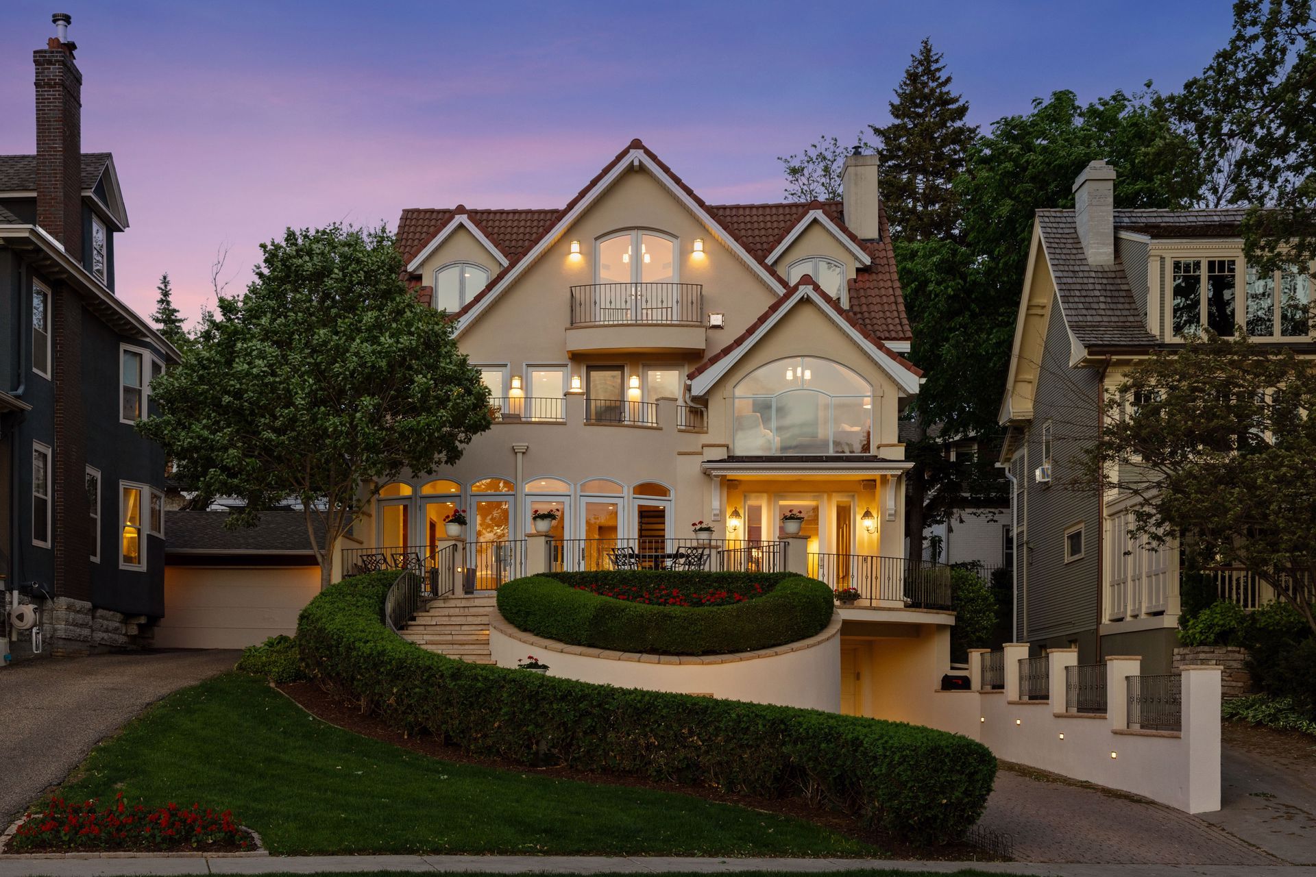 2683 Lake of the Isles Parkway East 