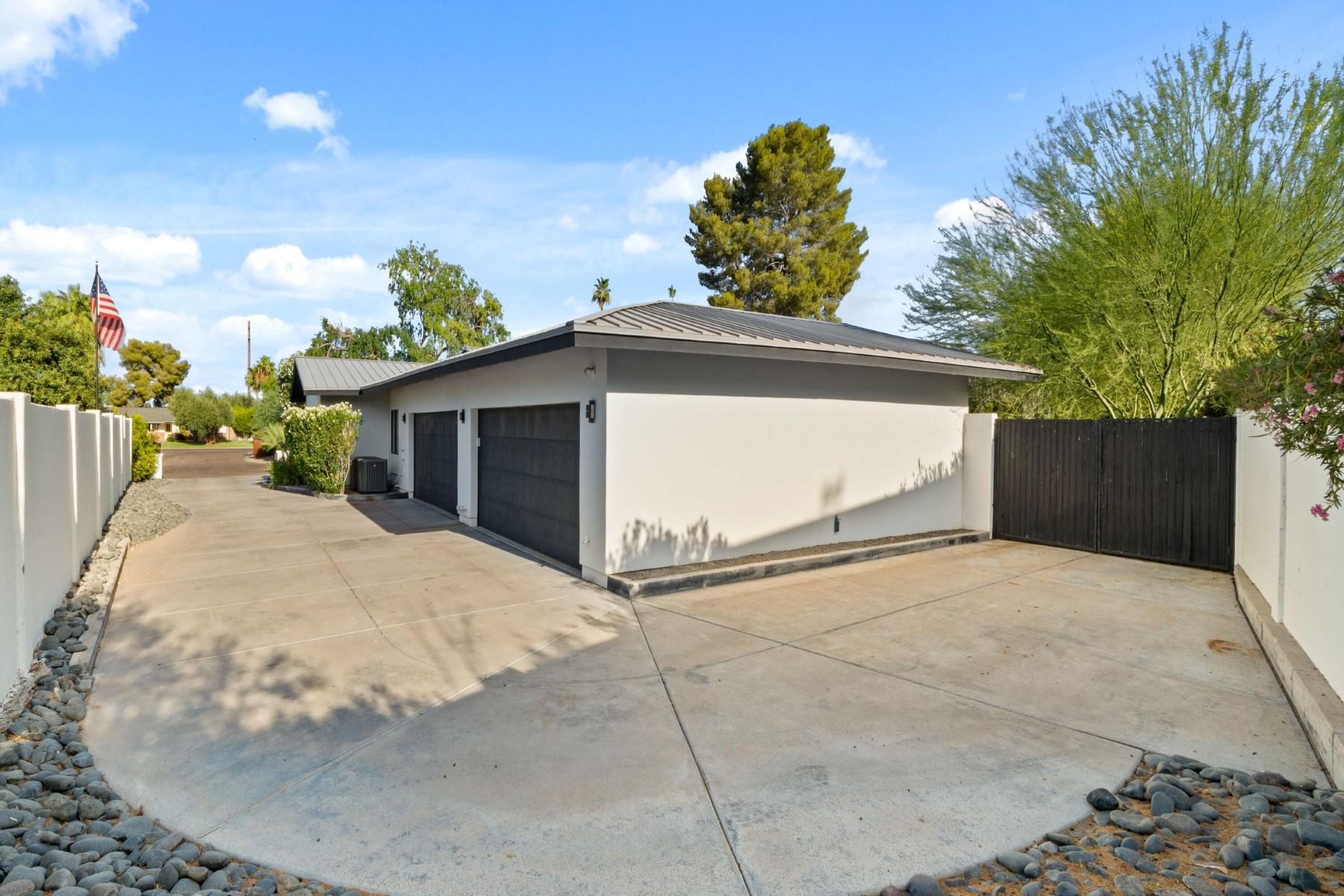 7501 E Cholla Lane 