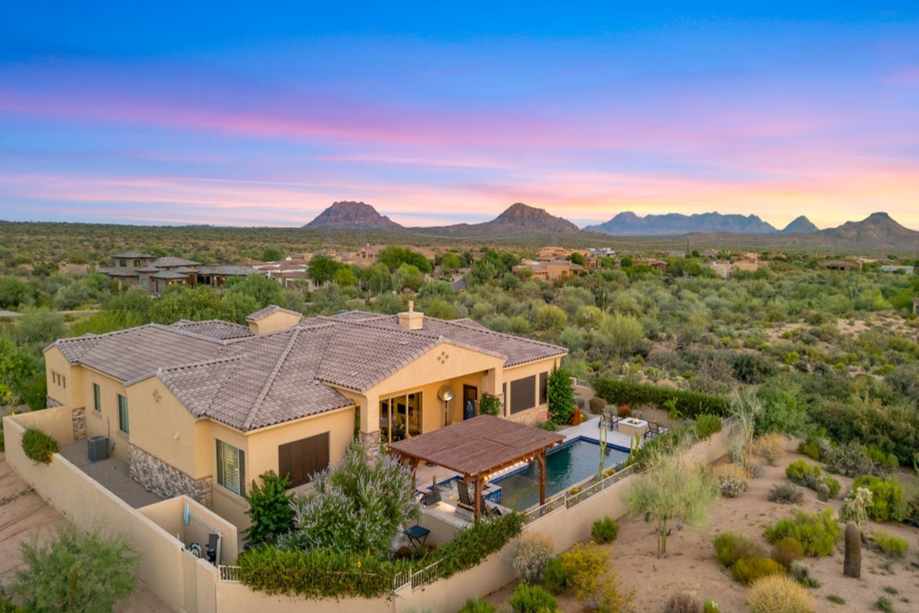 37336 N Boulder View Drive 