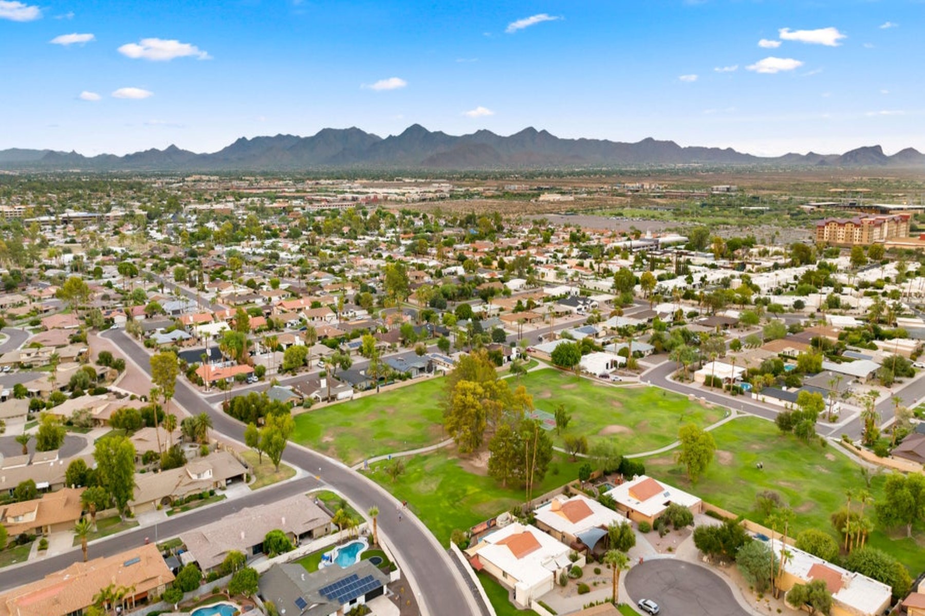 8508 E Via De Los Libros 