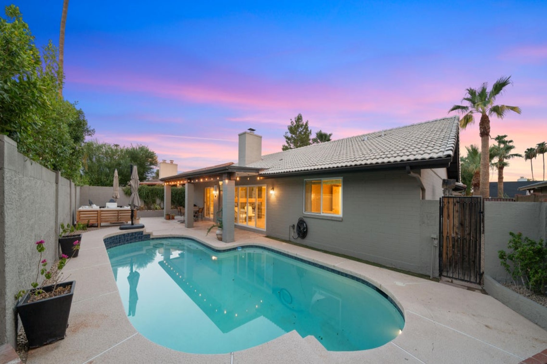 8508 E Via De Los Libros 