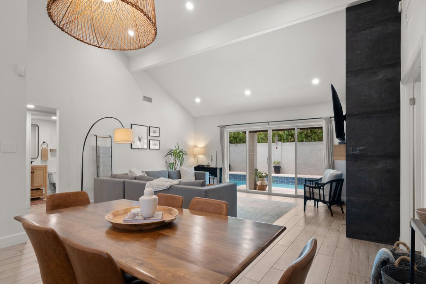 8508 E Via De Los Libros 