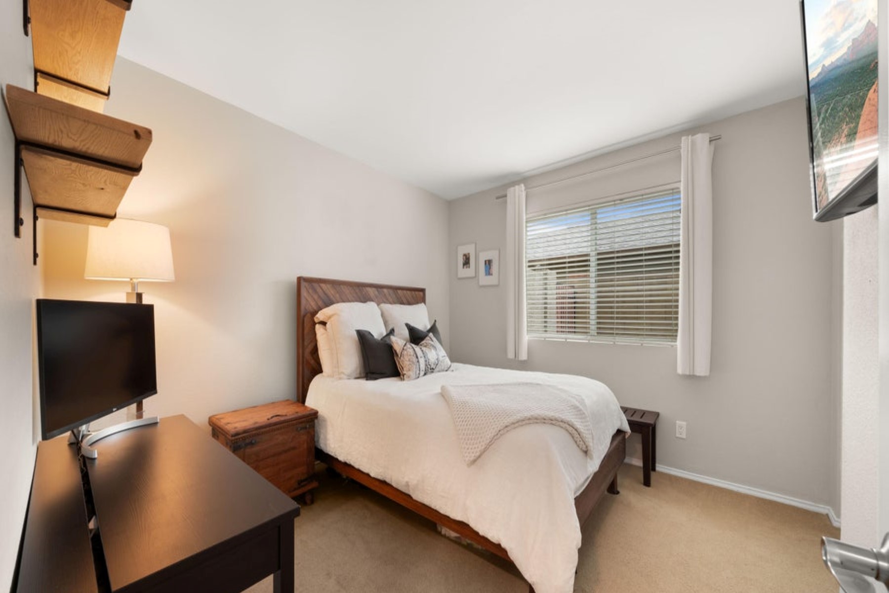 8508 E Via De Los Libros 