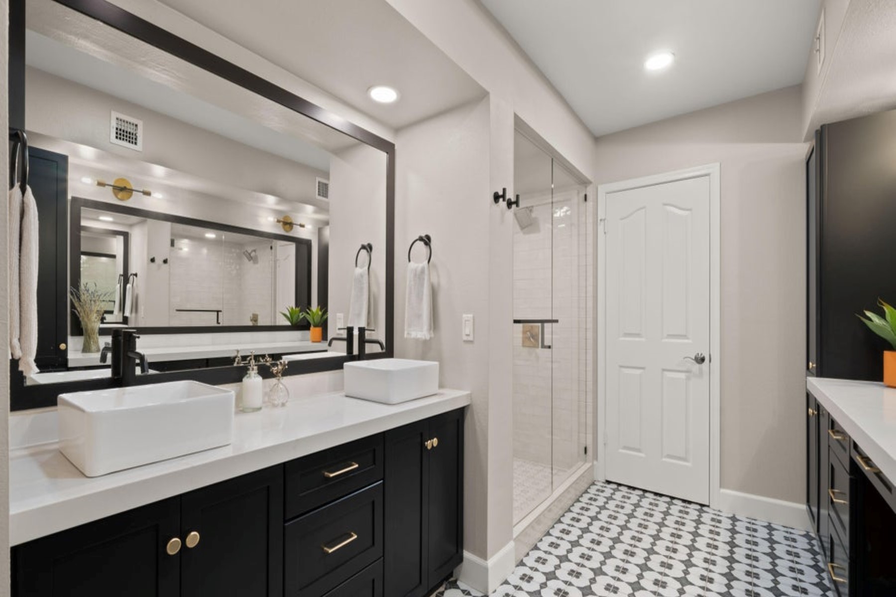 8508 E Via De Los Libros 