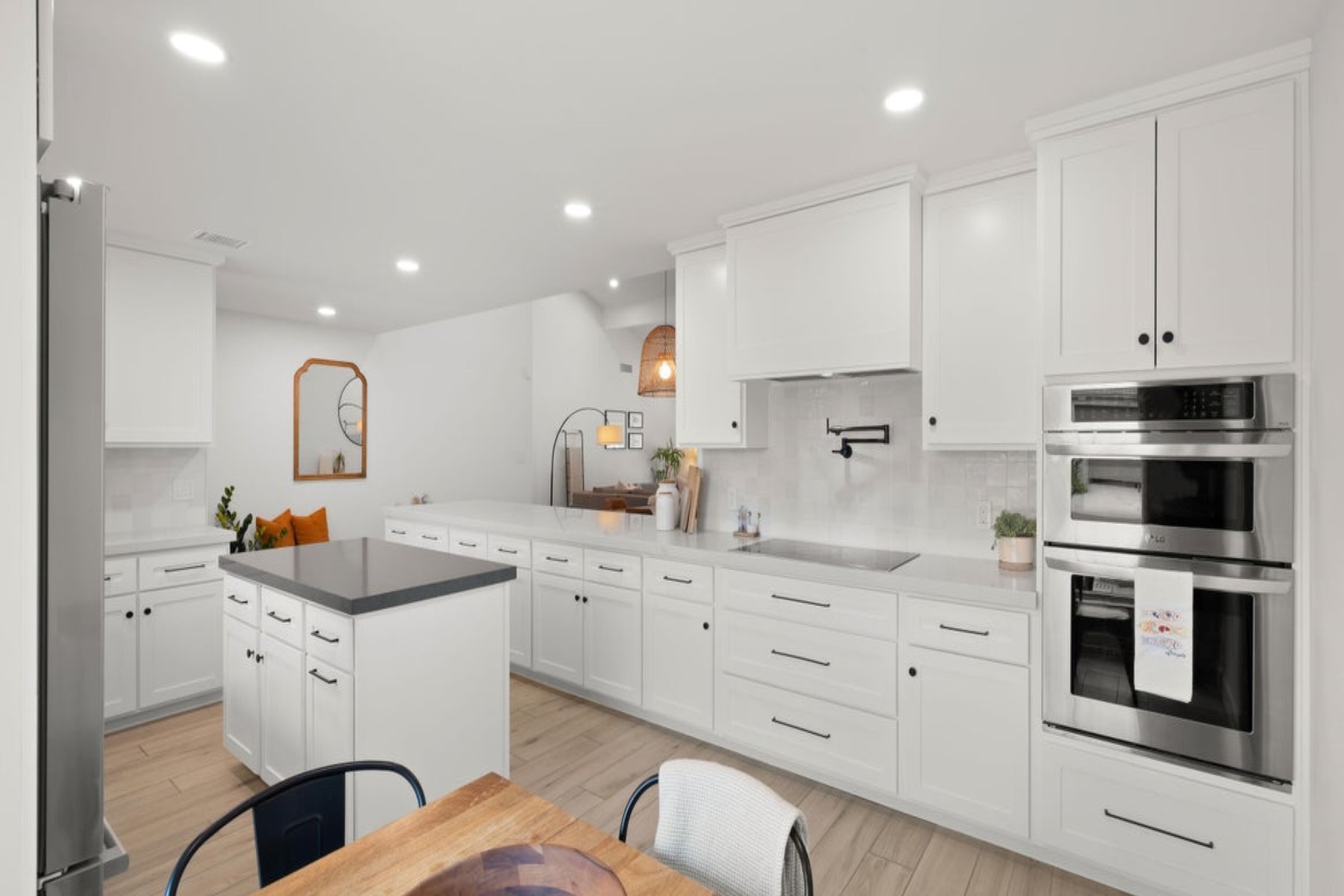 8508 E Via De Los Libros 