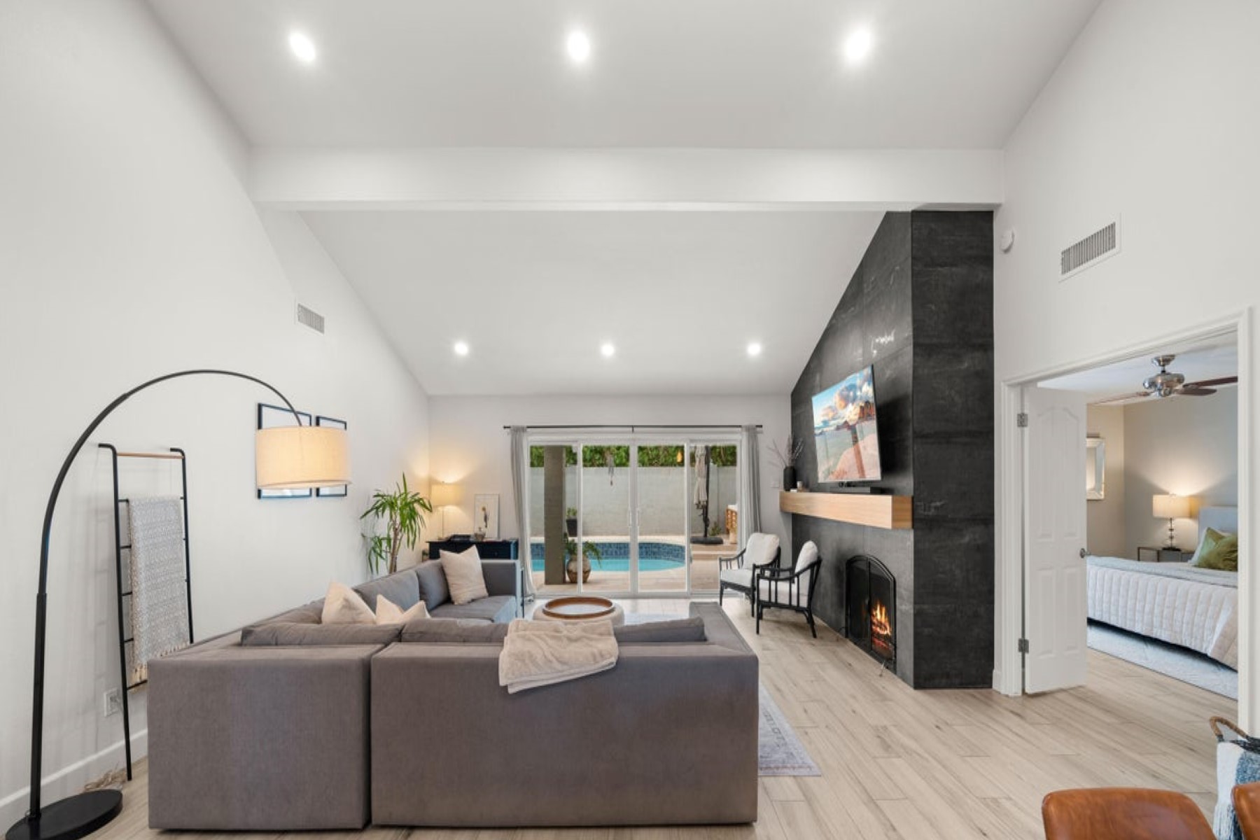 8508 E Via De Los Libros 