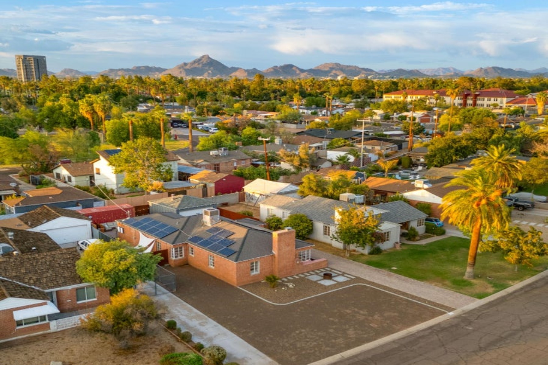 842 E Cambridge Avenue 