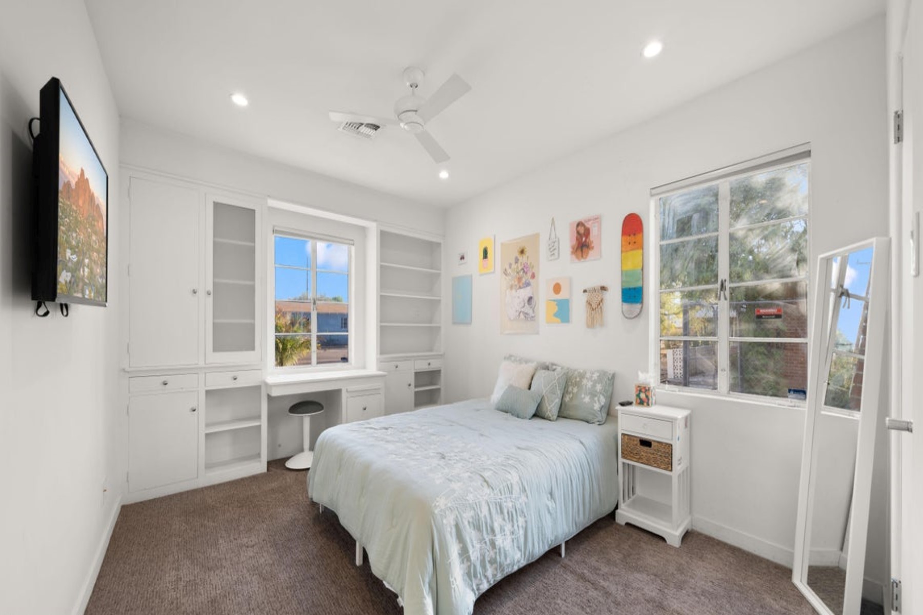 842 E Cambridge Avenue 