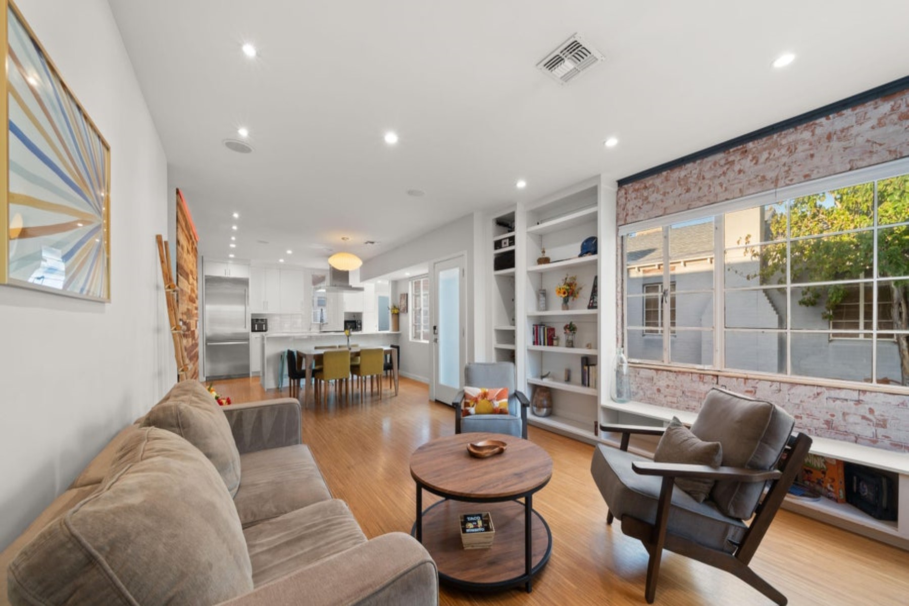 842 E Cambridge Avenue 