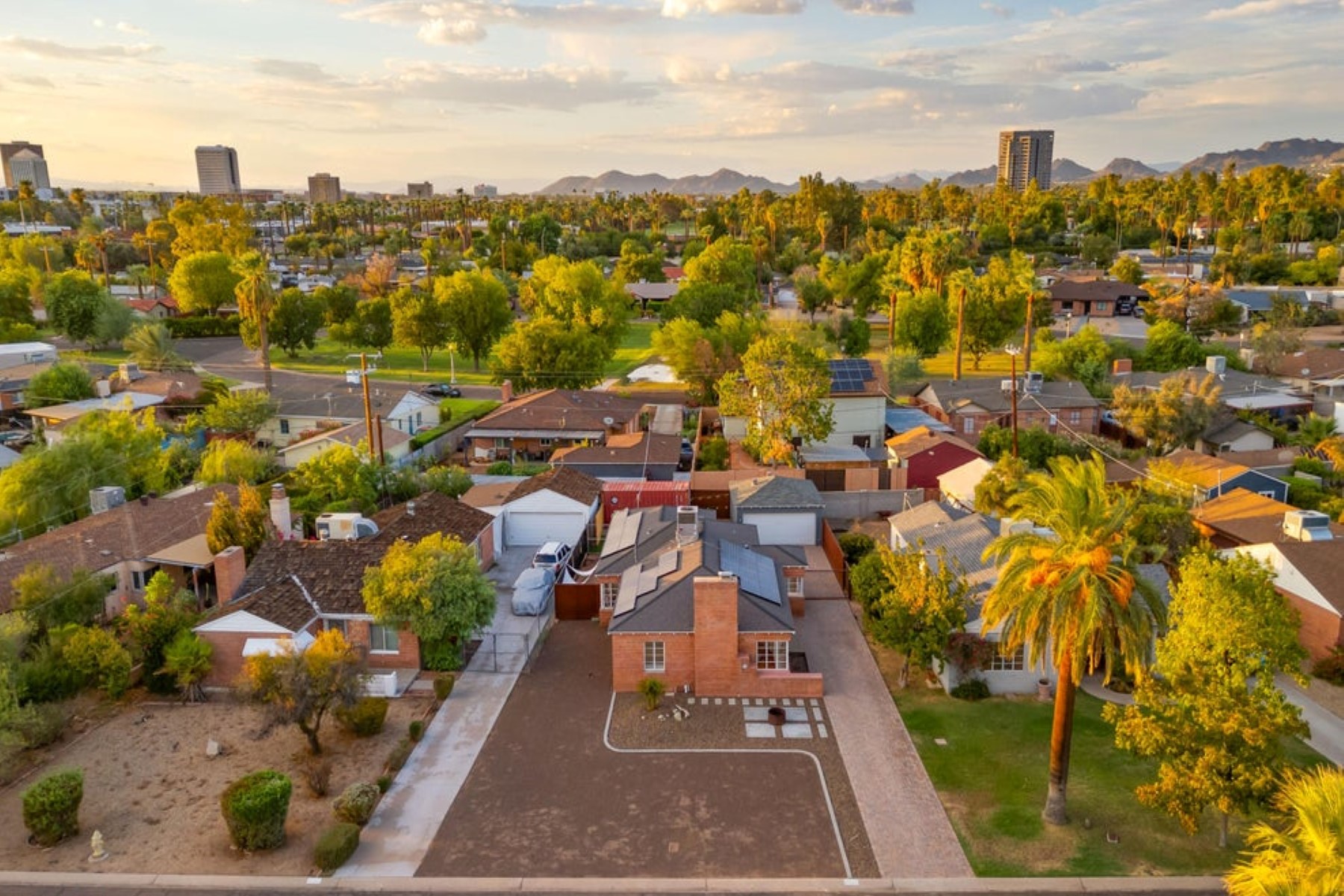 842 E Cambridge Avenue 