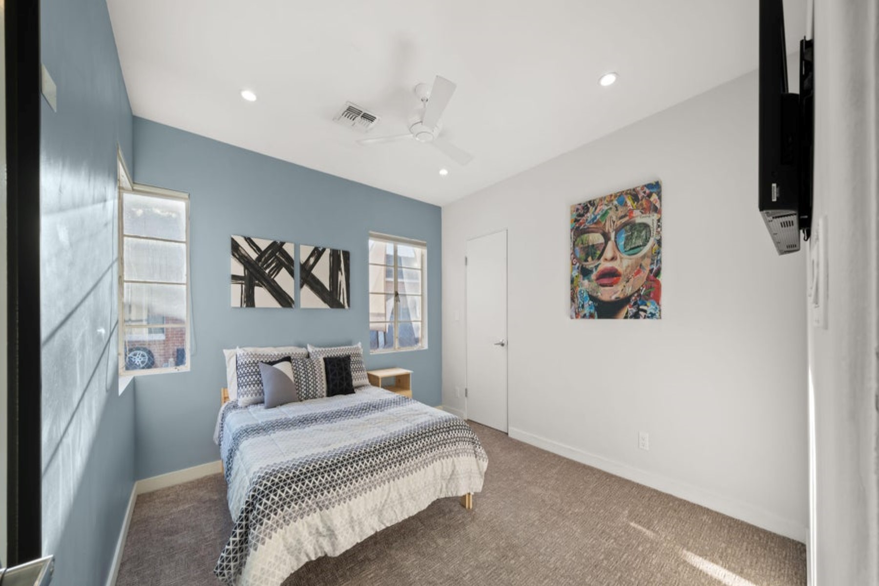 842 E Cambridge Avenue 