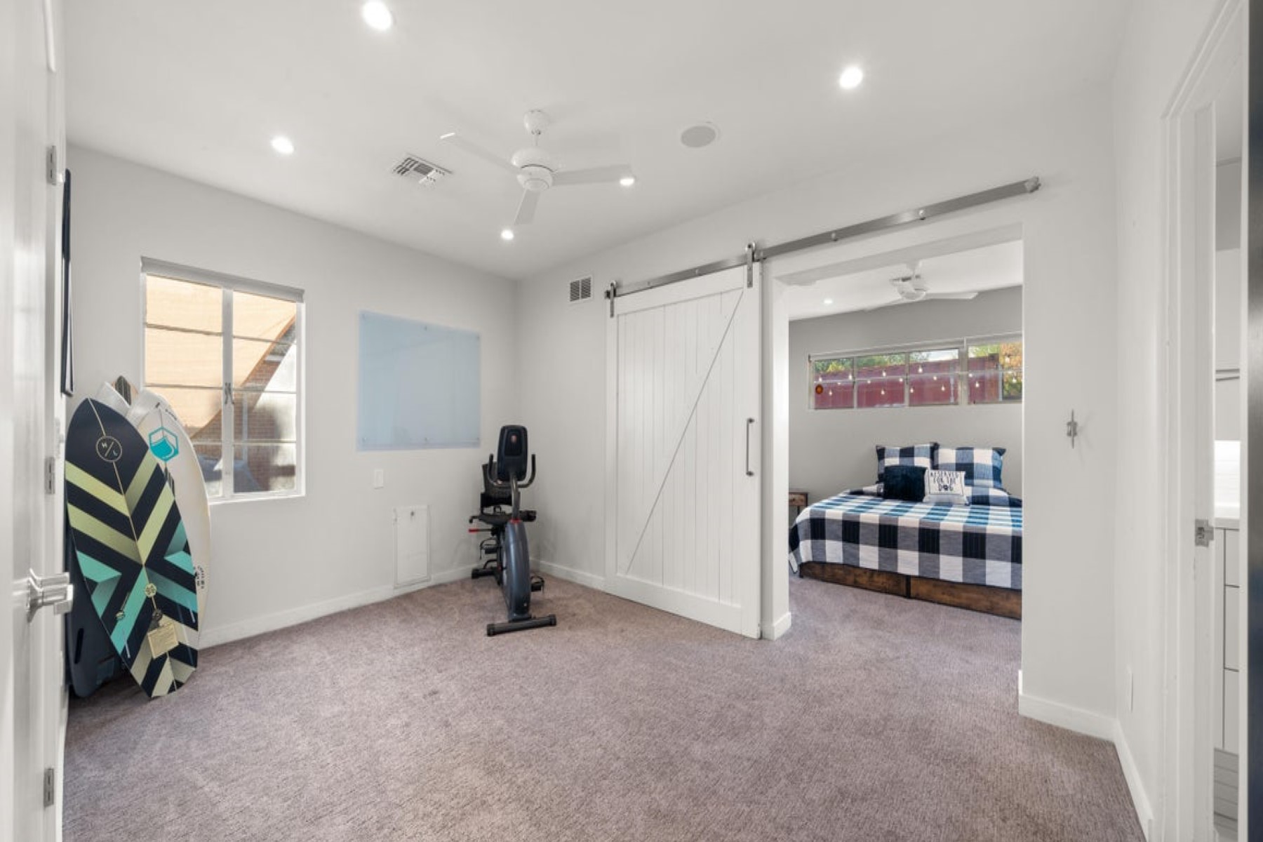 842 E Cambridge Avenue 