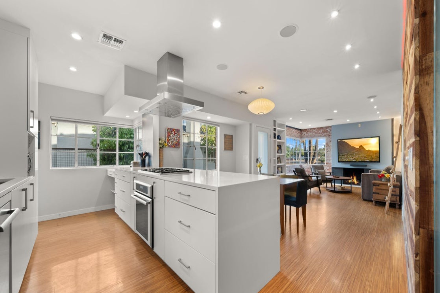 842 E Cambridge Avenue 