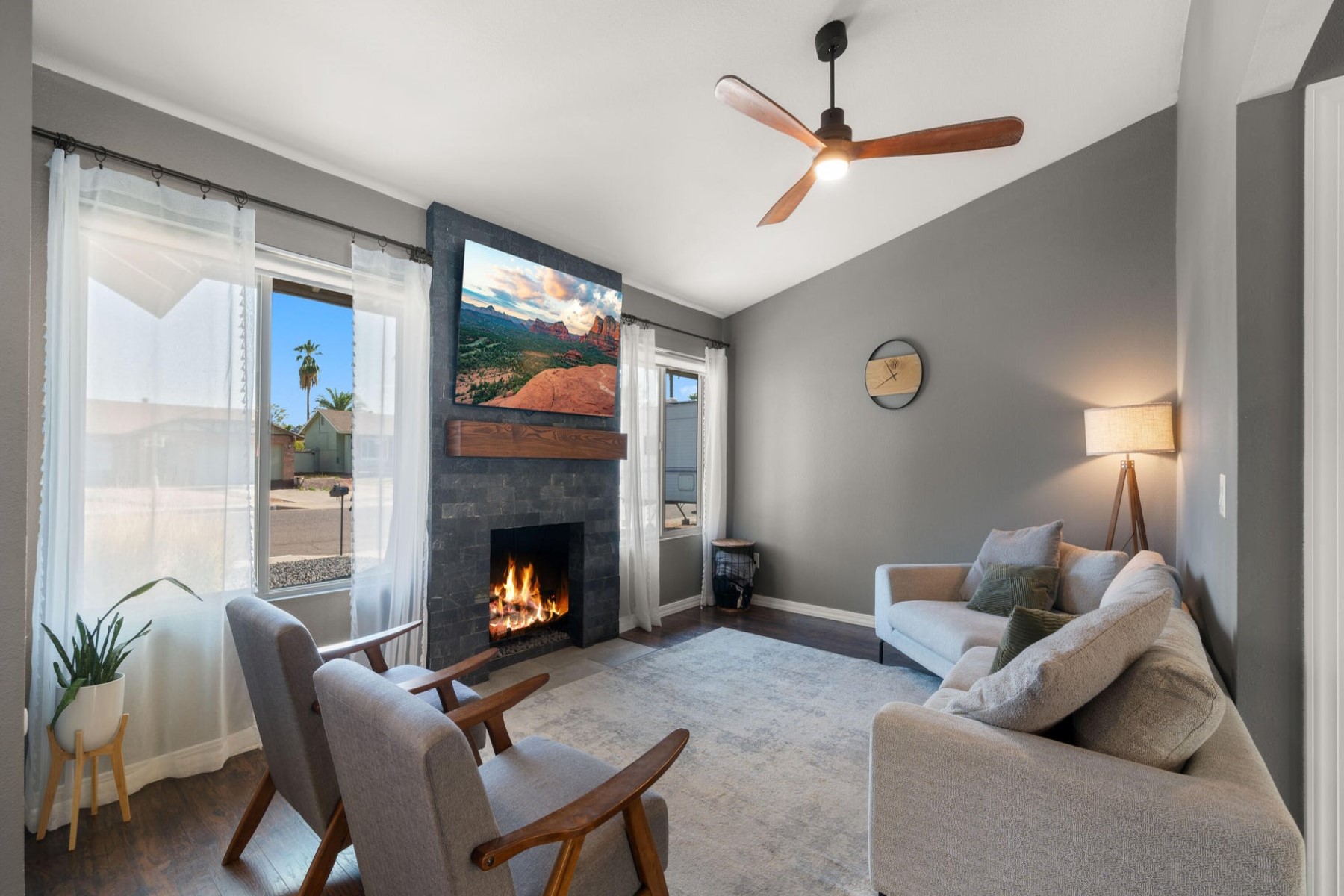 2516 W Acoma Drive 