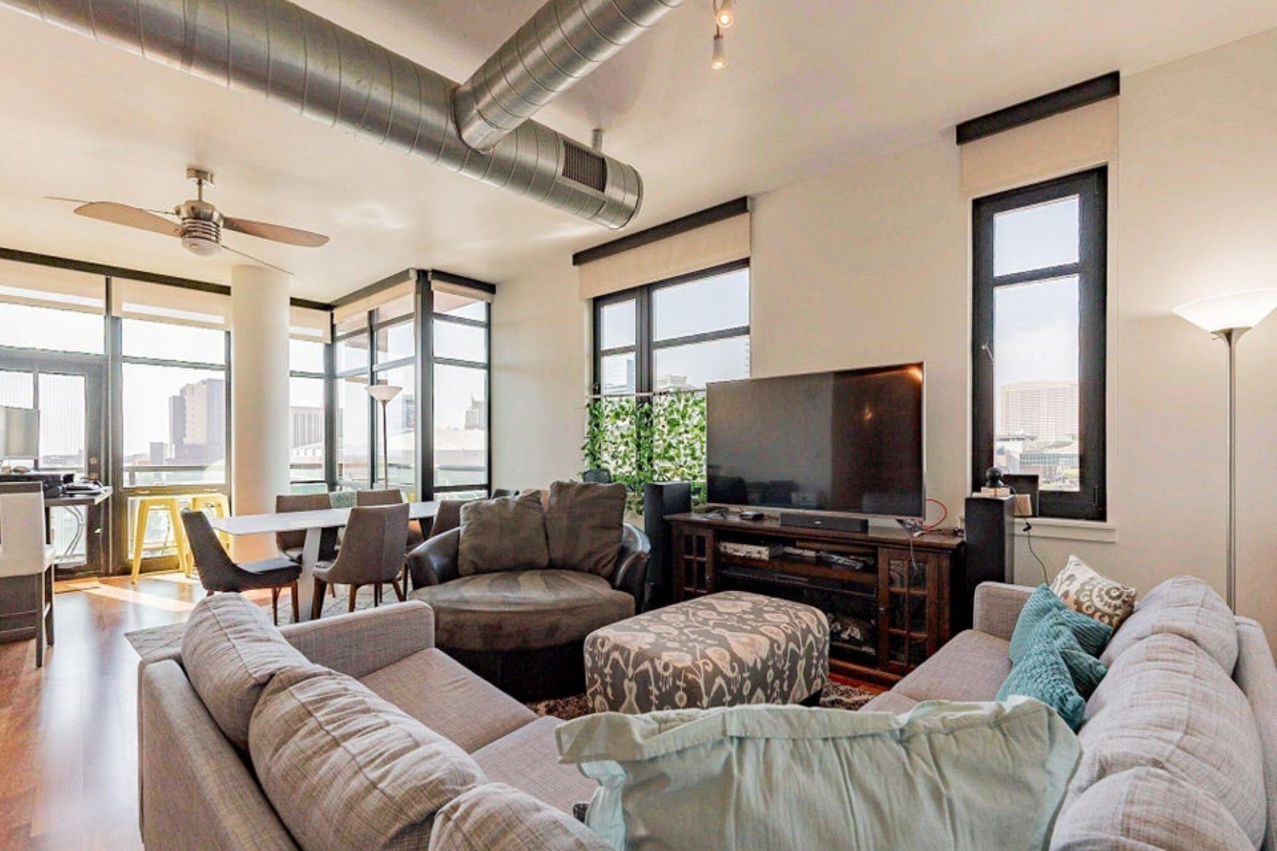 310 S 4th Street 905 