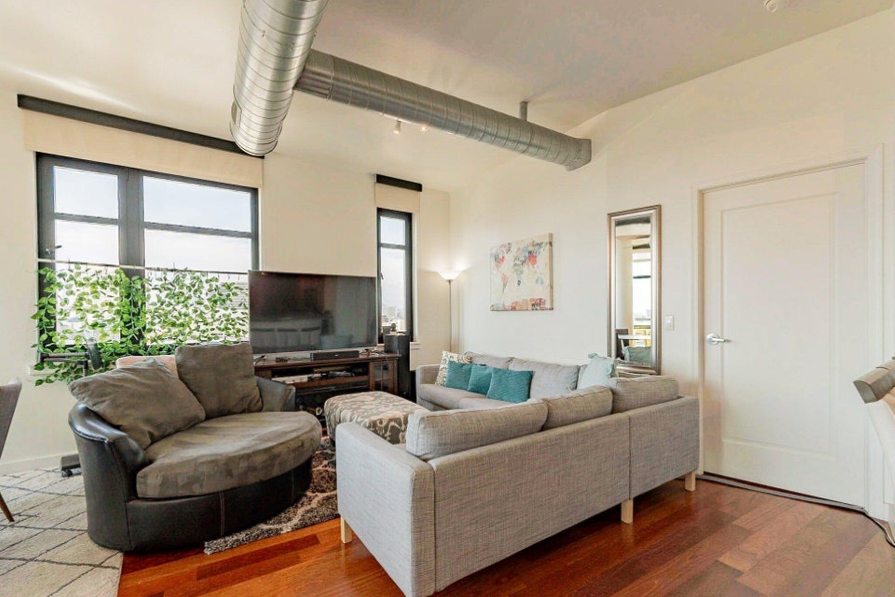 310 S 4th Street 905 