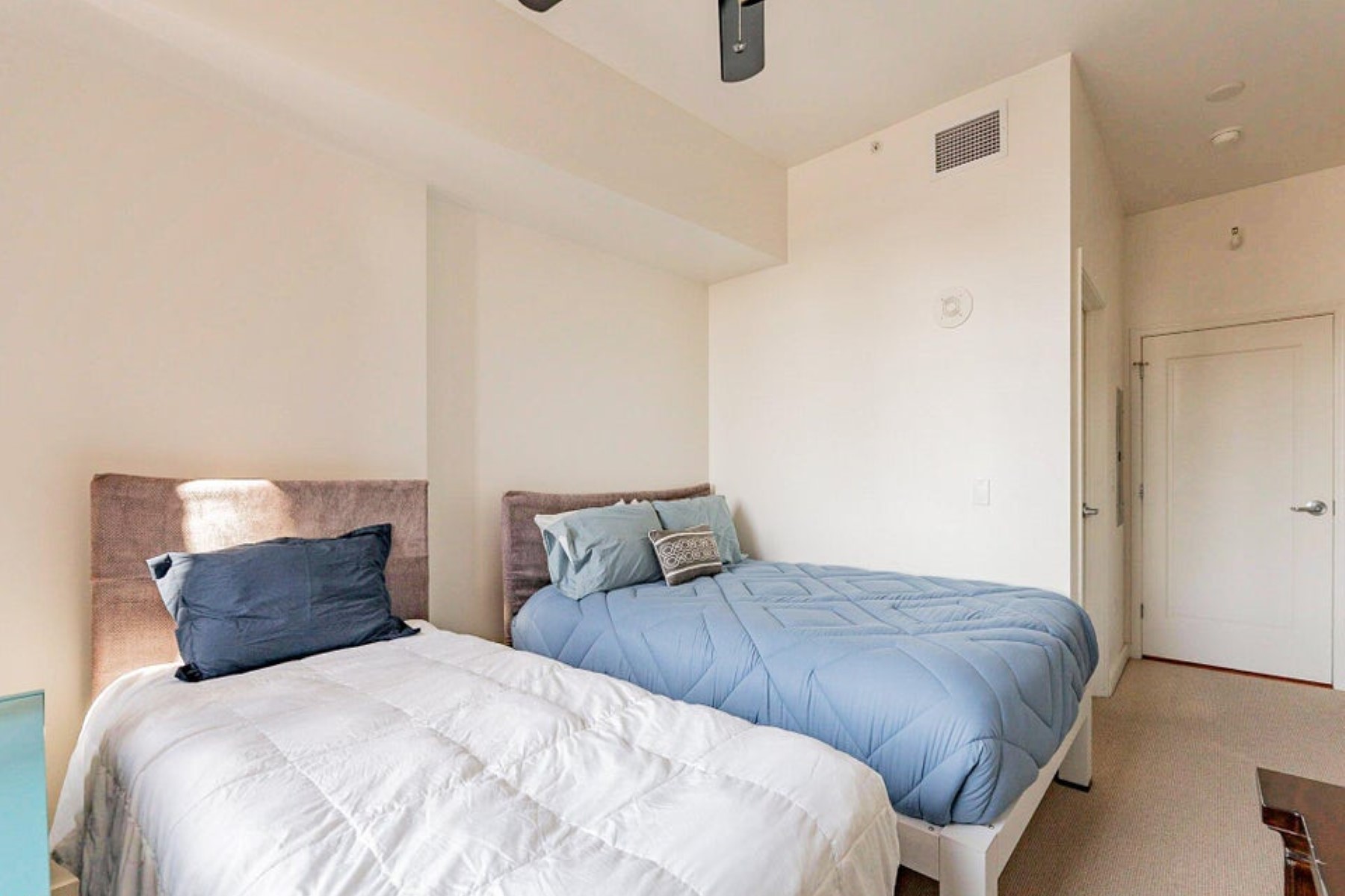 310 S 4th Street 905 