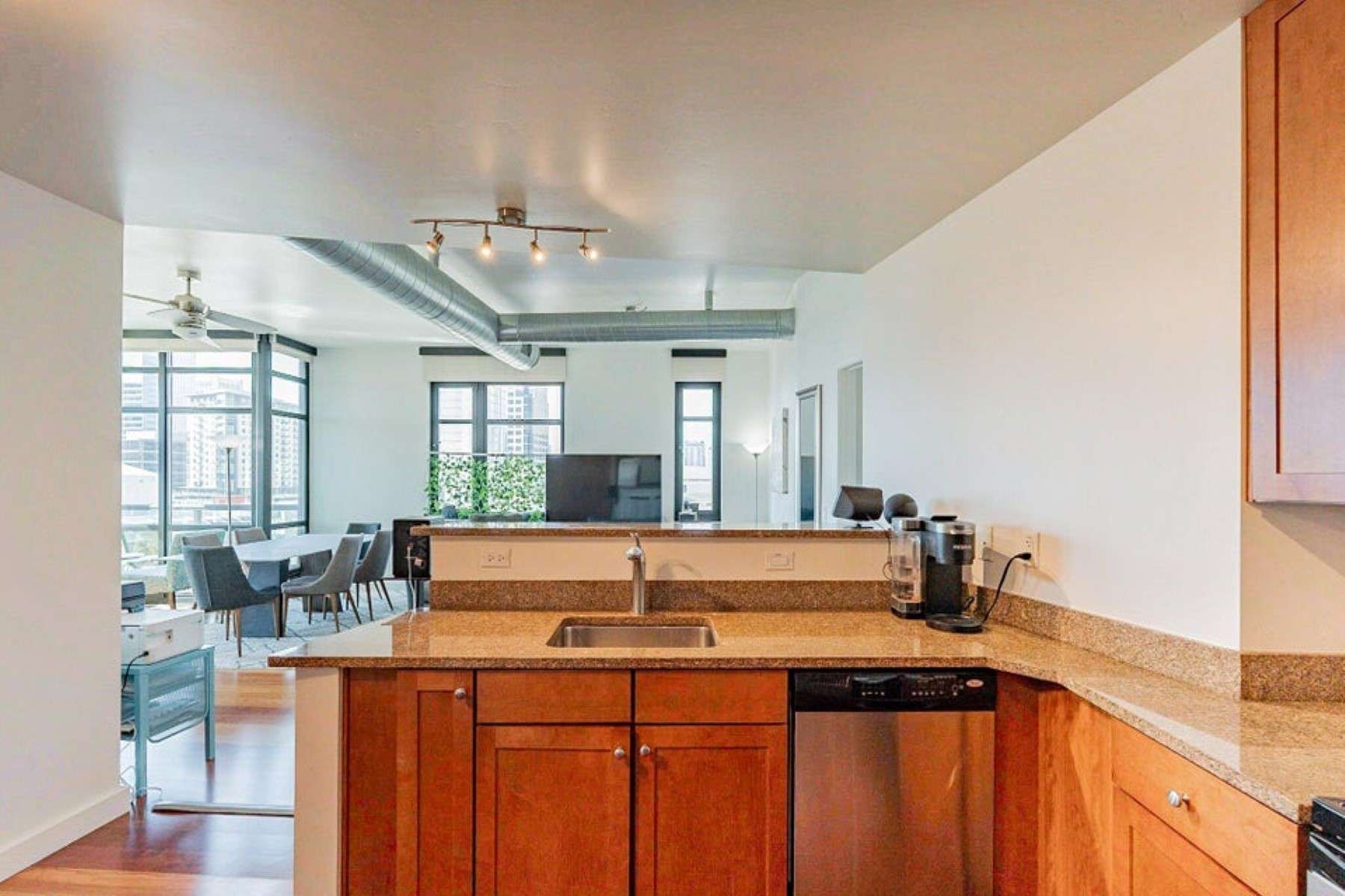 310 S 4th Street 905 