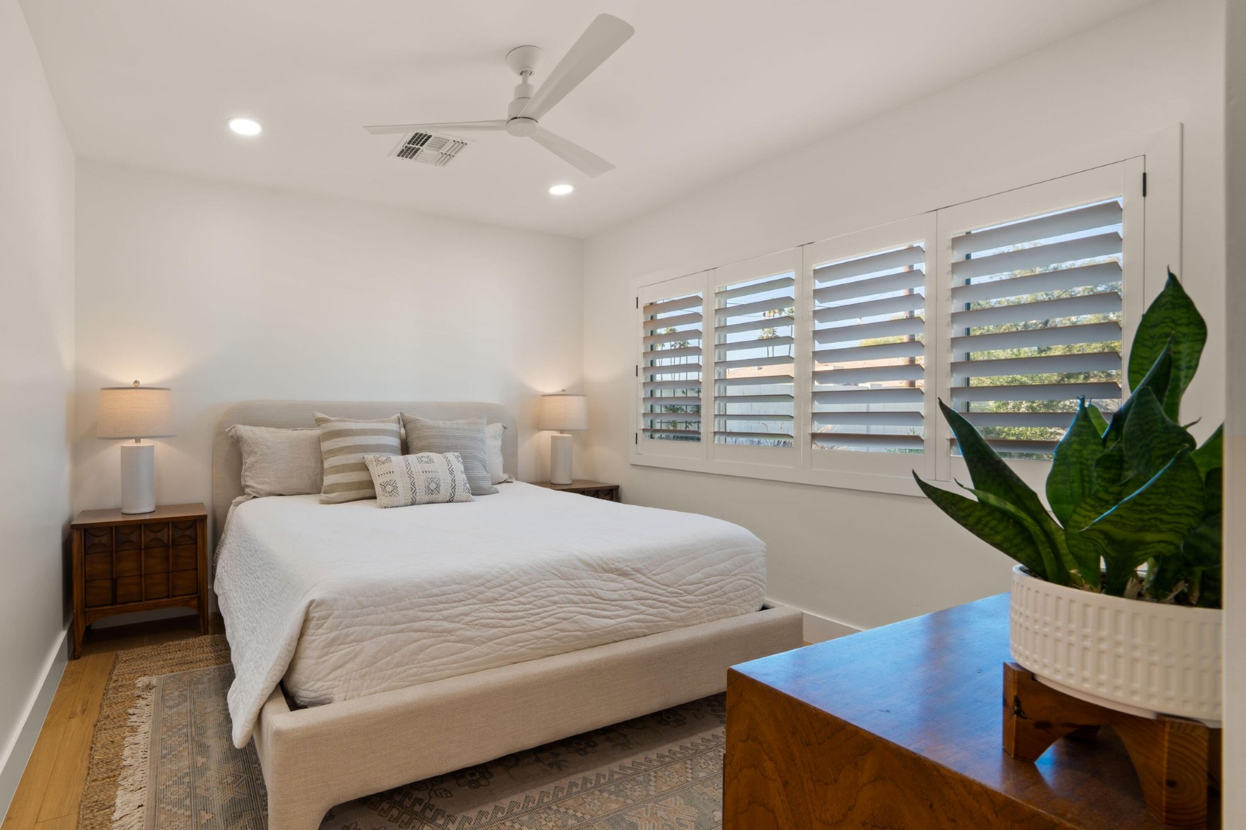 8238 E Wilshire Drive 